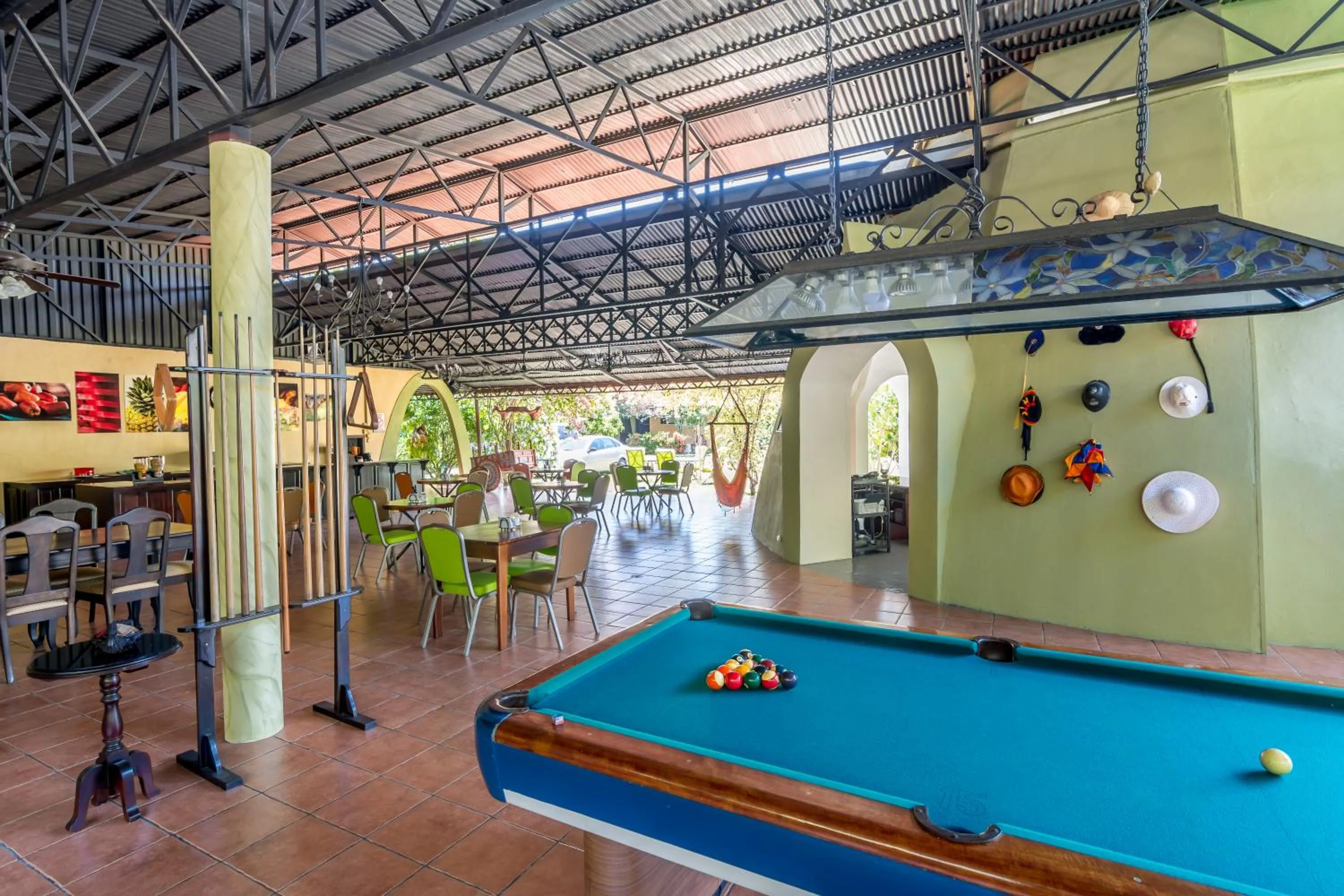 Billiard in Kayak Lodge