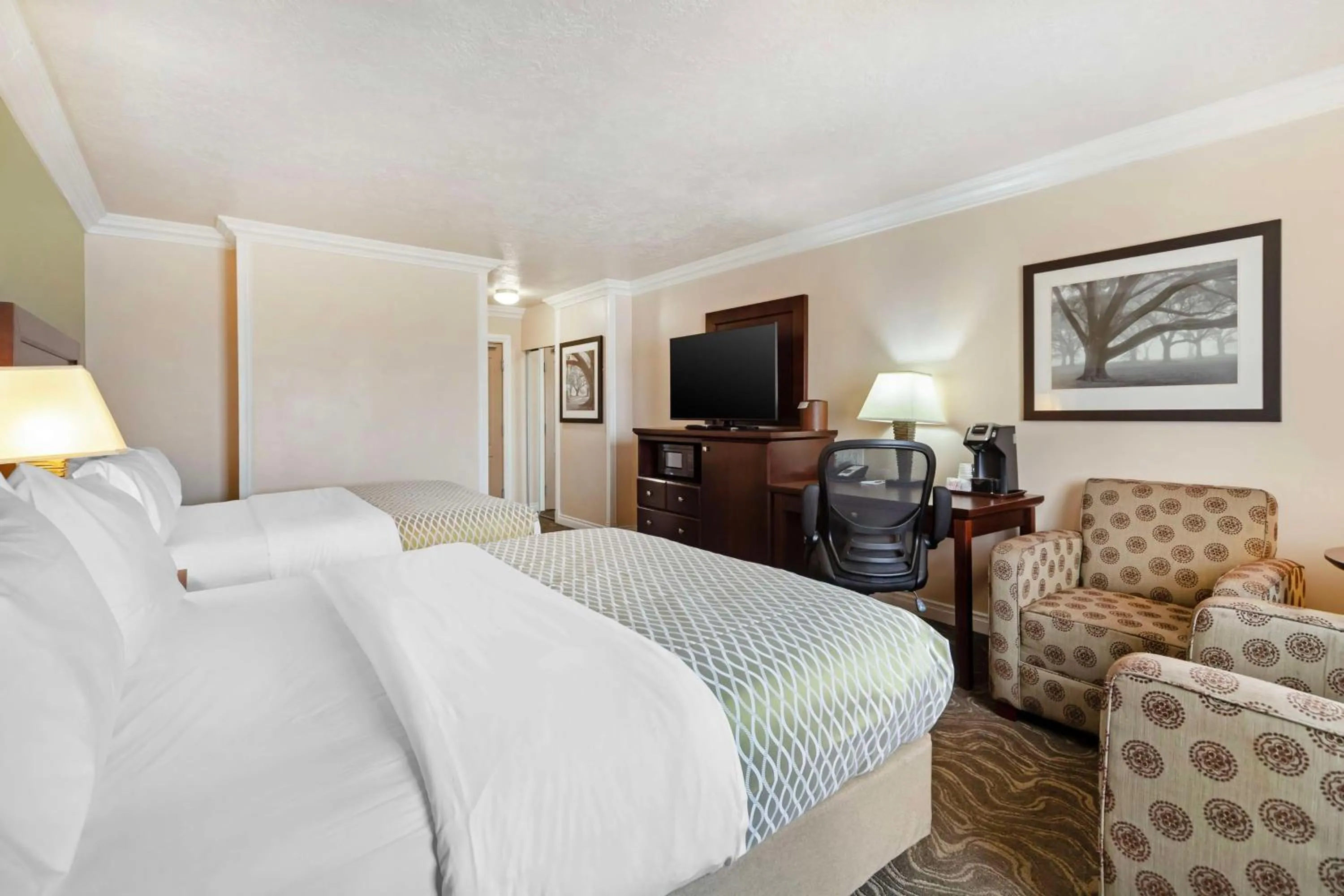 Bedroom, Bed in Best Western PLUS Mirage Hotel and Resort