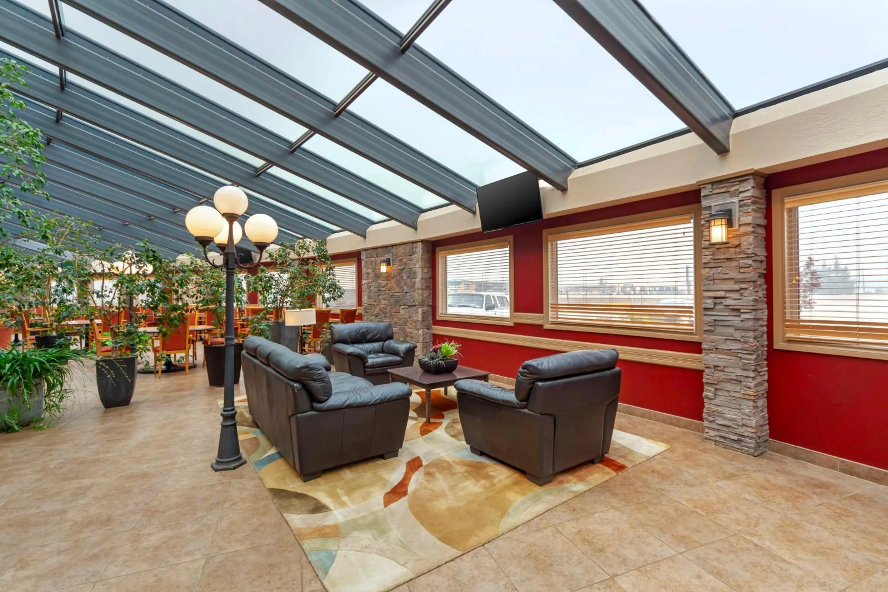 Lobby or reception in Best Western PLUS Mirage Hotel and Resort