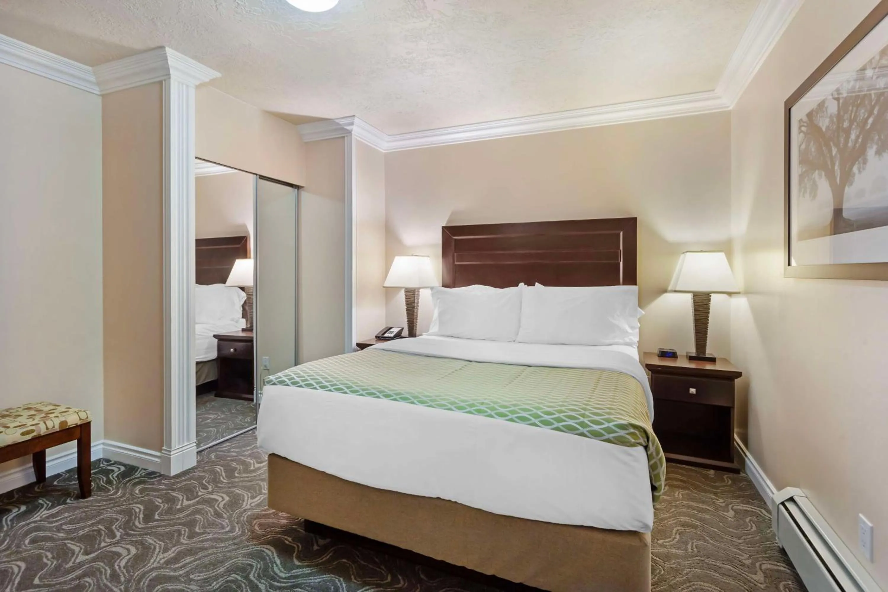 Bedroom, Bed in Best Western PLUS Mirage Hotel and Resort