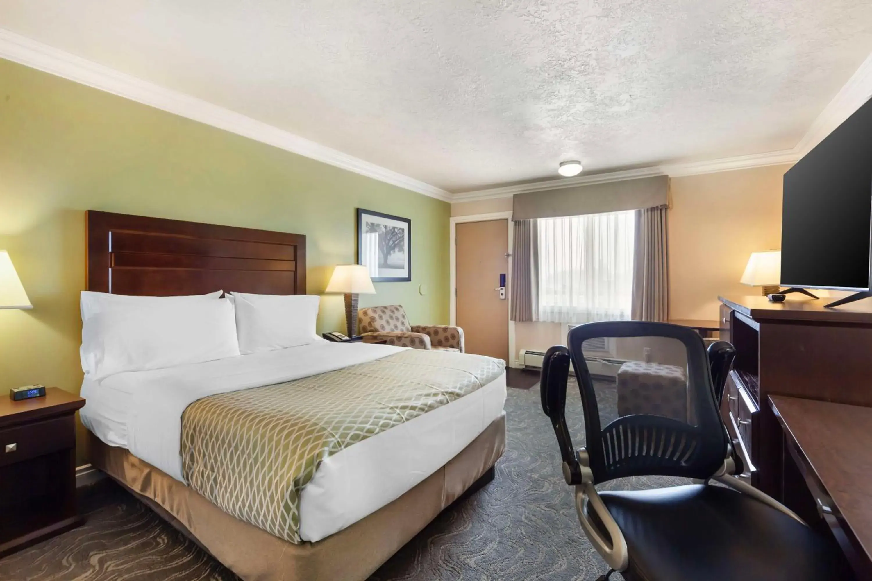 Bedroom, Bed in Best Western PLUS Mirage Hotel and Resort Bedroom, Bed in Best Western PLUS Mirage Hotel and Resort