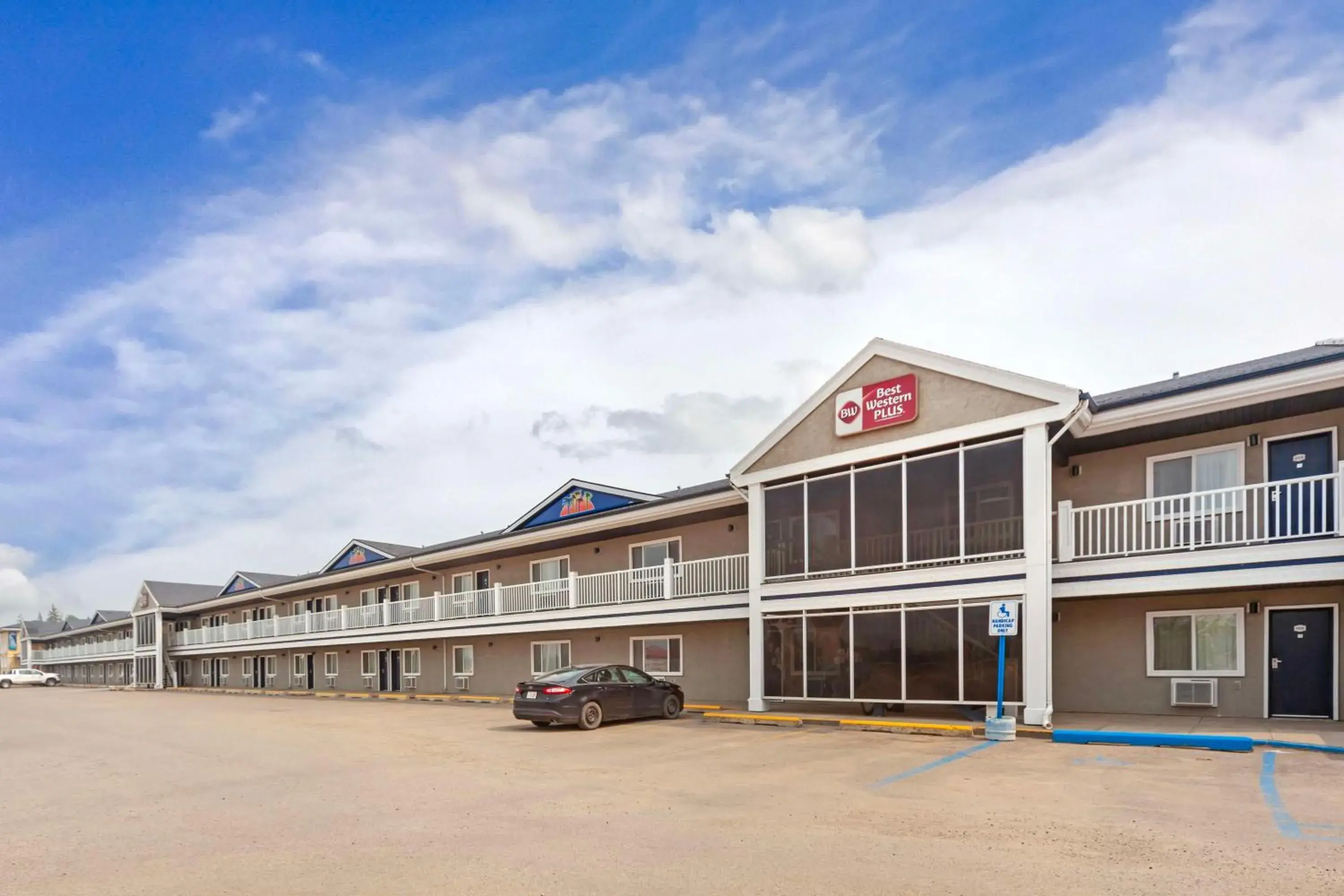 Property building in Best Western PLUS Mirage Hotel and Resort Property building in Best Western PLUS Mirage Hotel and Resort