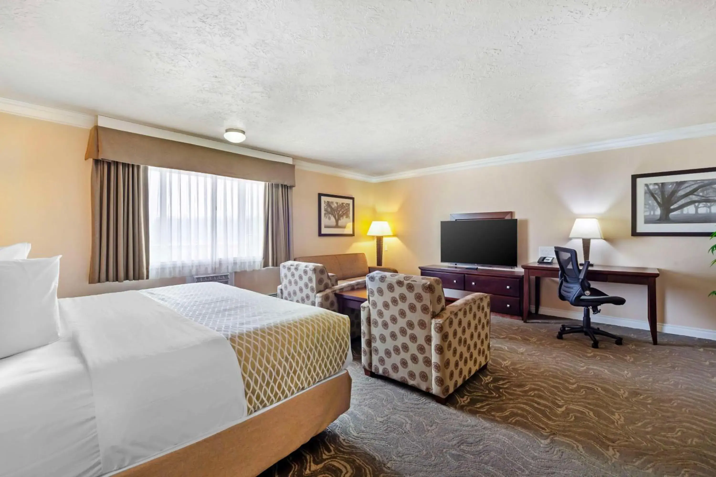 Bedroom, Bed in Best Western PLUS Mirage Hotel and Resort Bedroom, Bed in Best Western PLUS Mirage Hotel and Resort