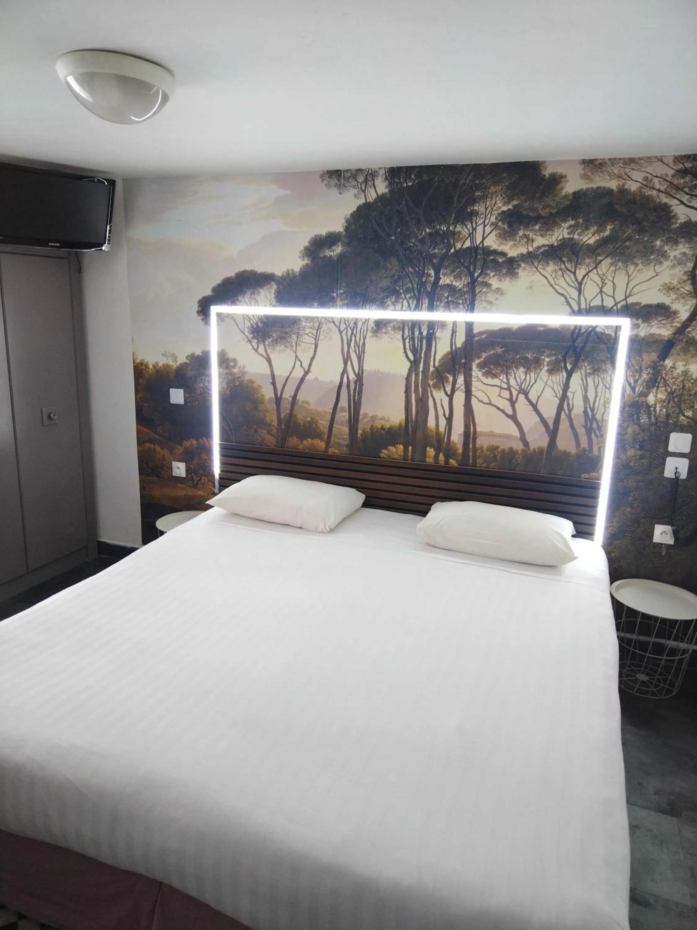 Bed in Hôtel de l'Europe