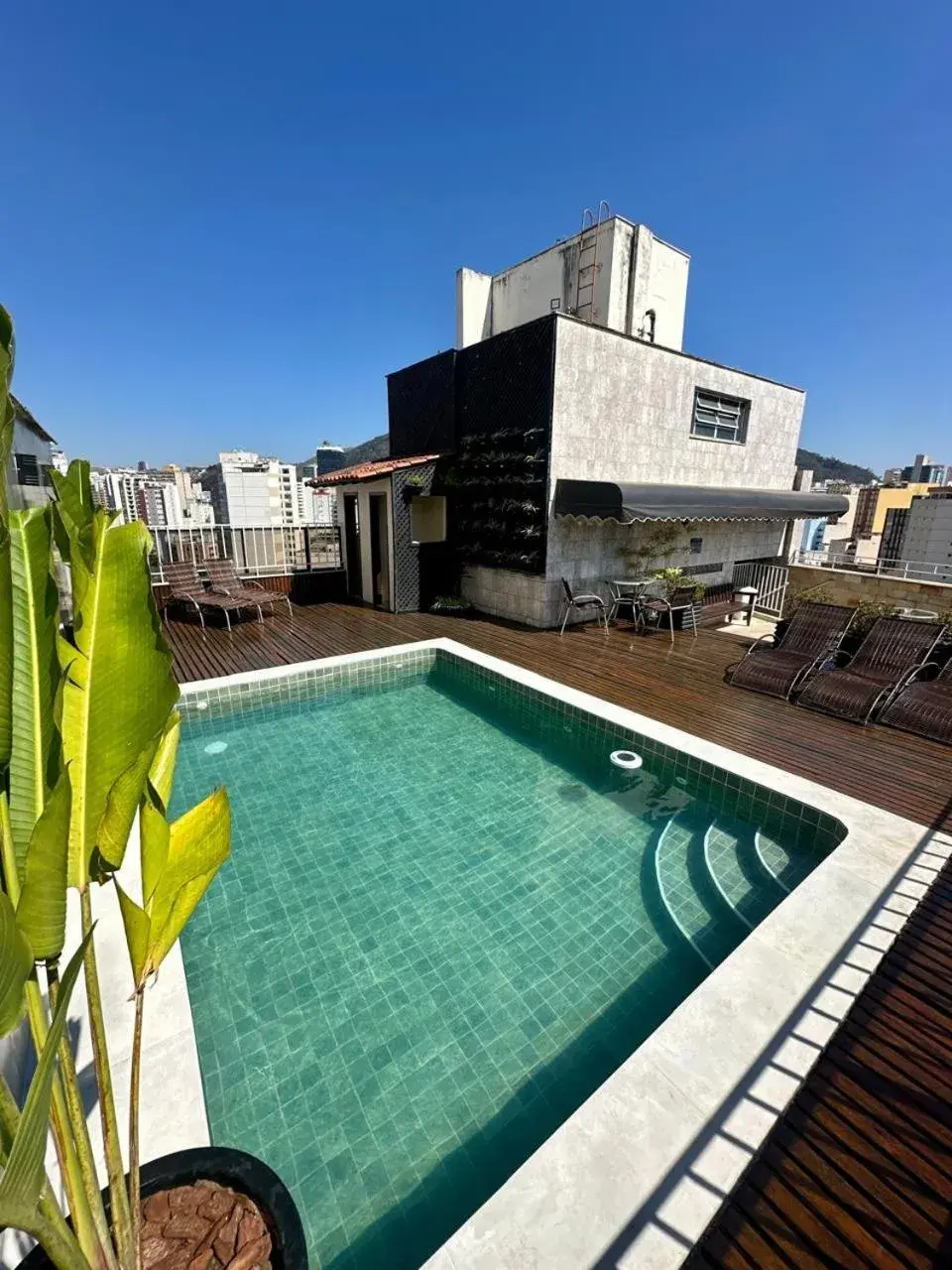 Swimming pool in César Park Hotel Swimming pool in César Park Hotel
