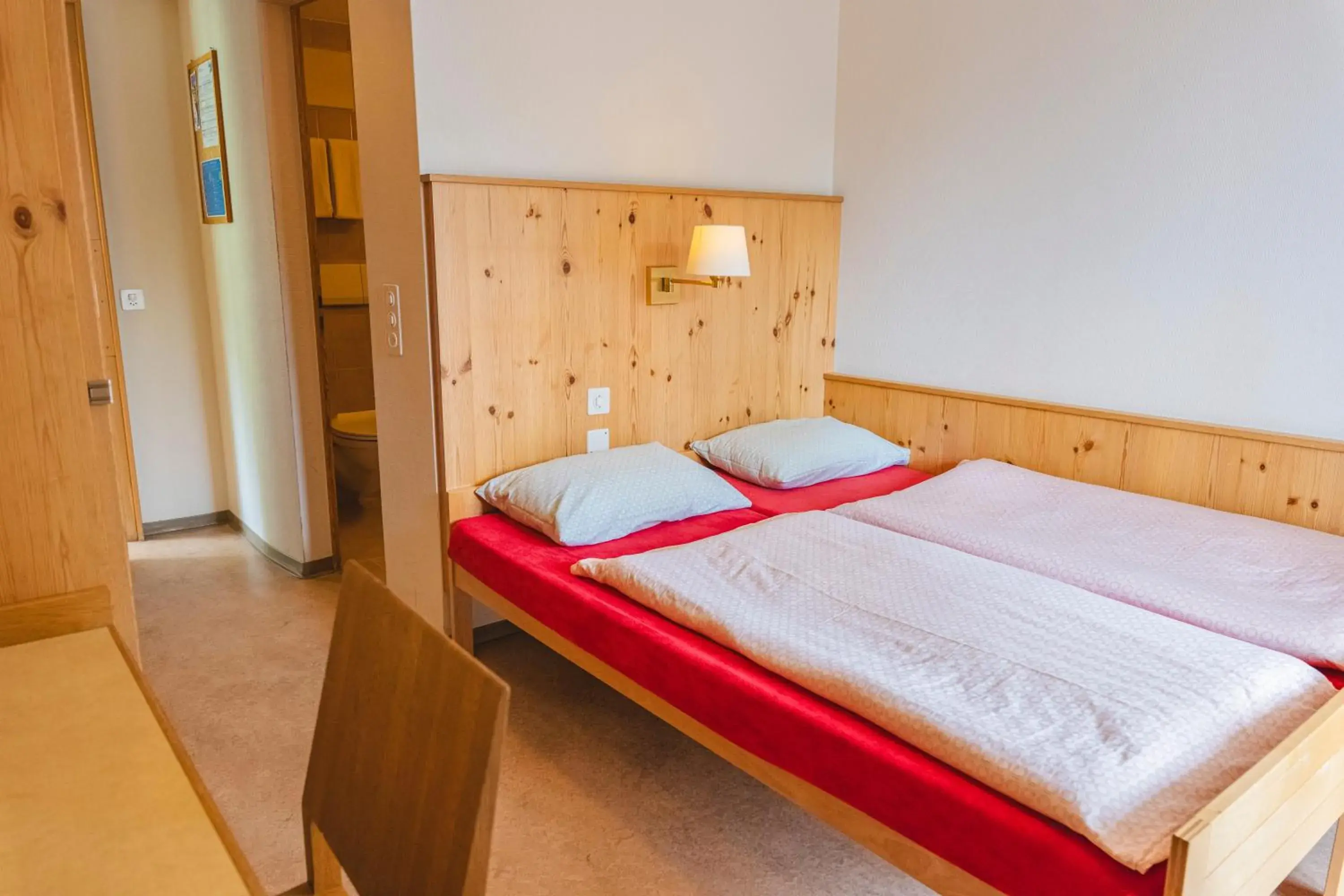 Photo of the whole room, Bed in Davos Youth Hostel Photo of the whole room, Bed in Davos Youth Hostel