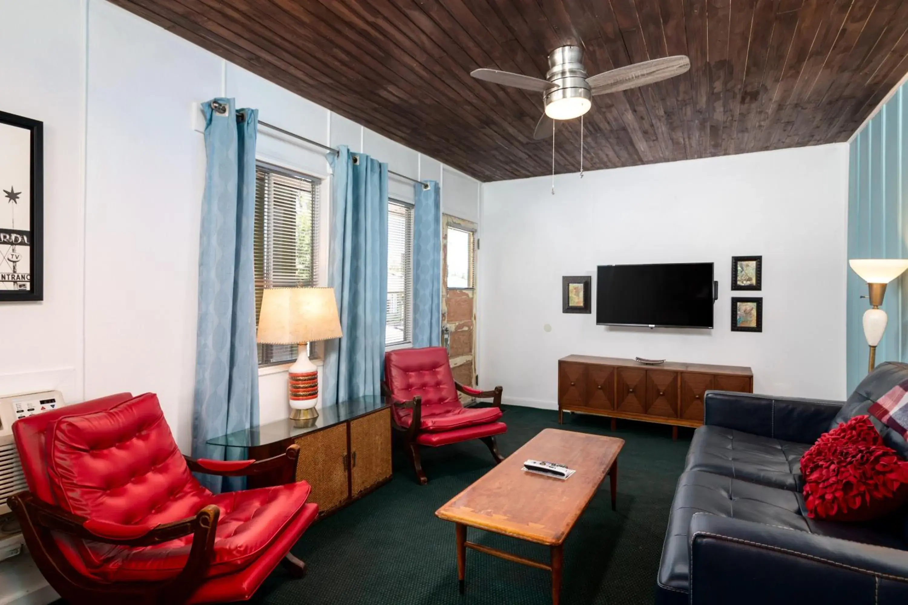 TV and multimedia, Seating Area in The Motor Lodge