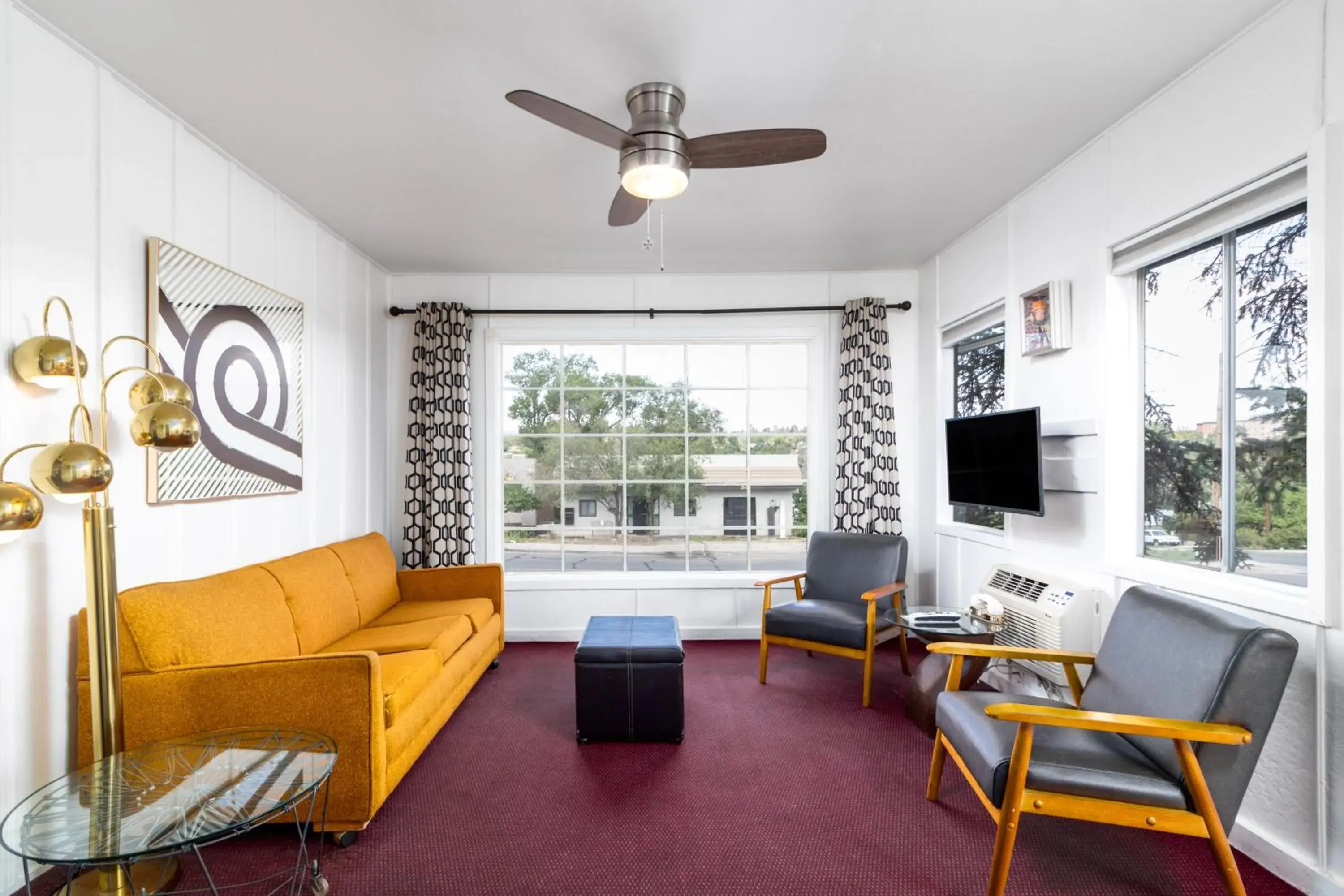 TV and multimedia, Seating Area in The Motor Lodge