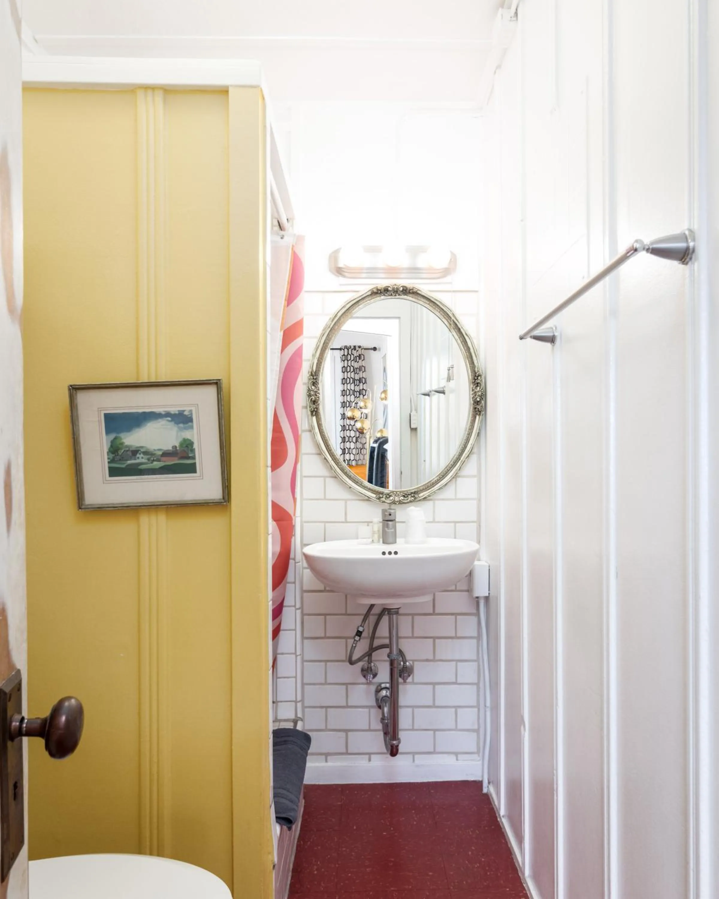 Shower in The Motor Lodge