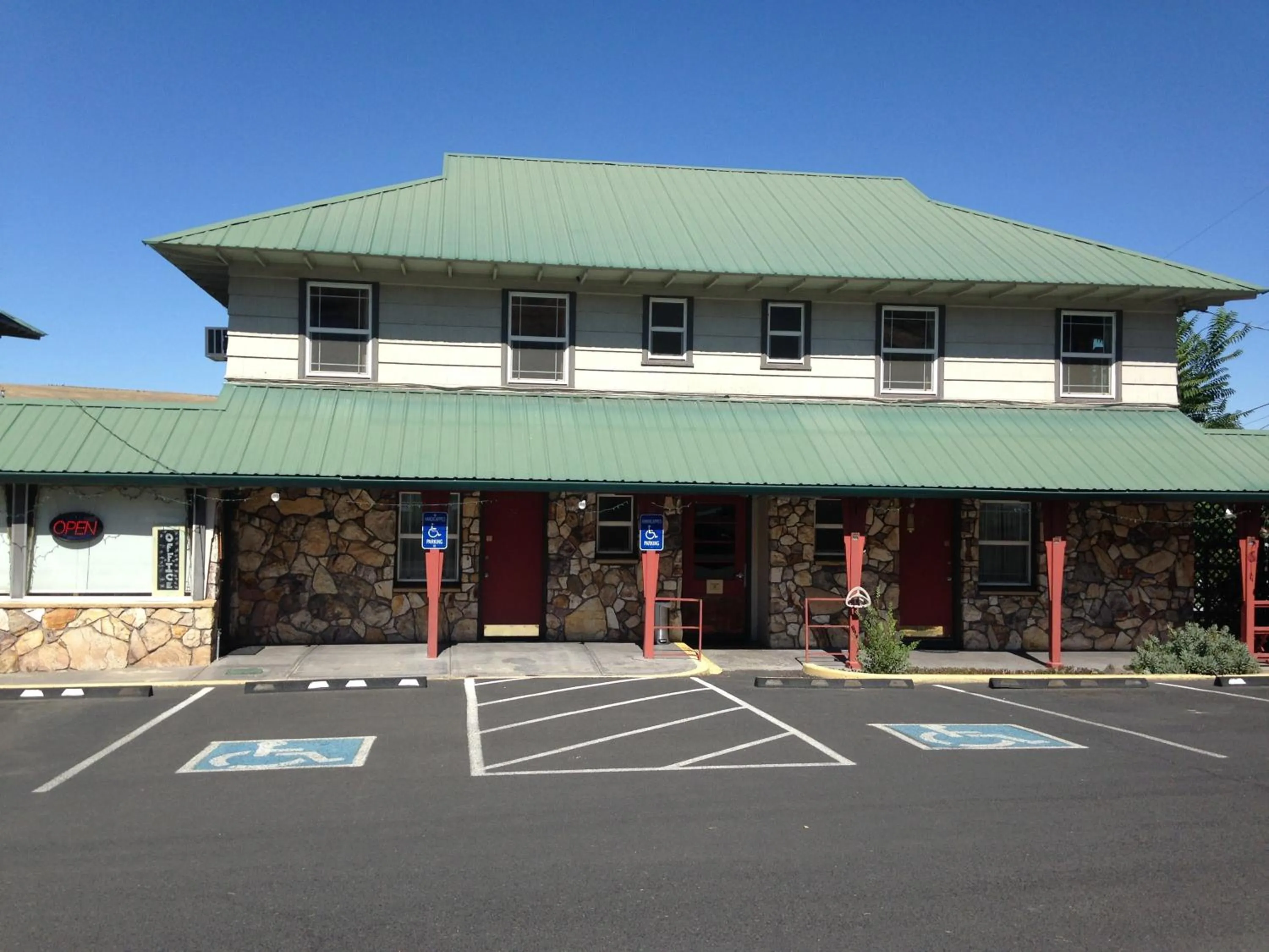 Property building in Rugged Country Lodge