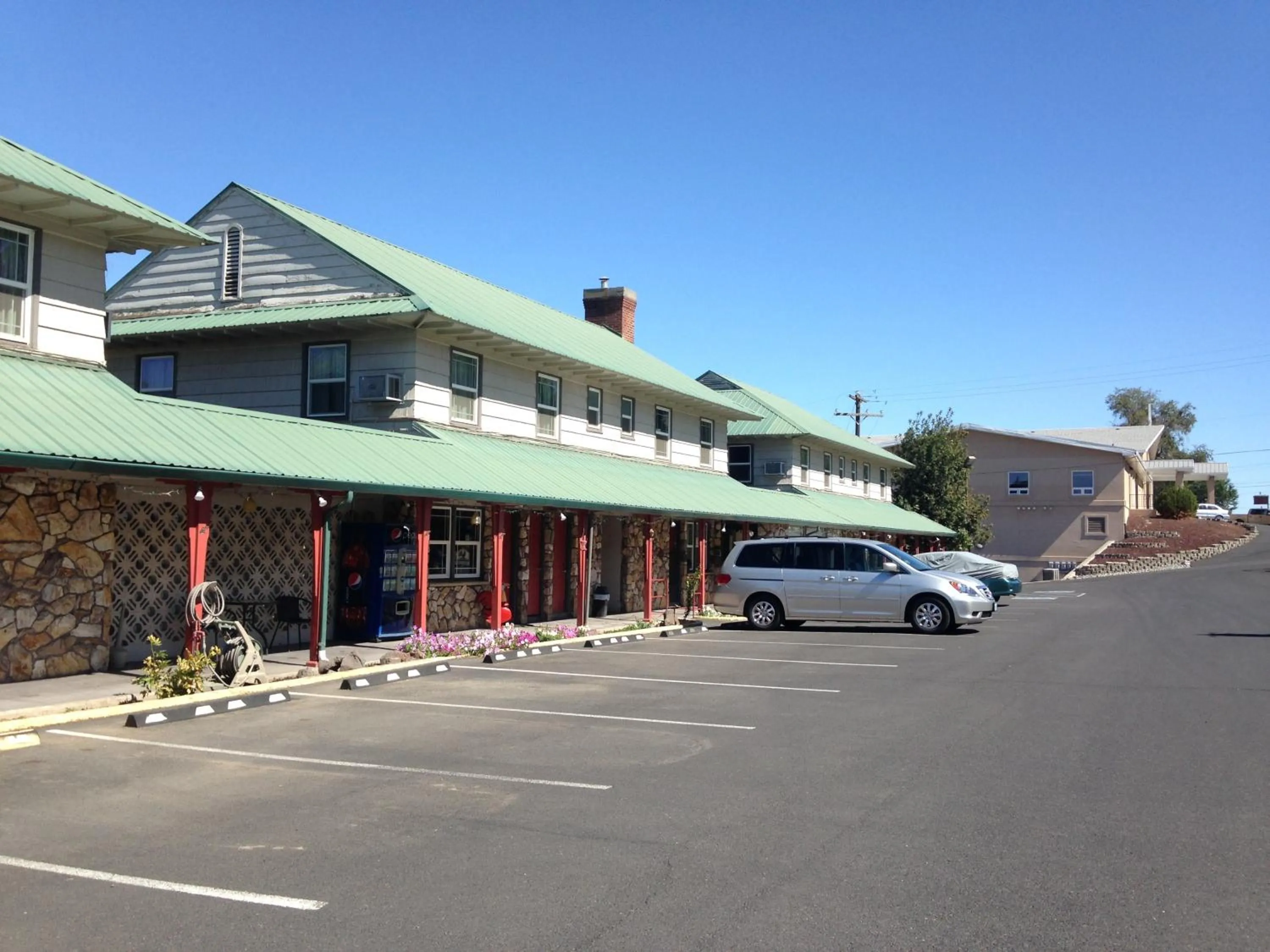 Property building in Rugged Country Lodge