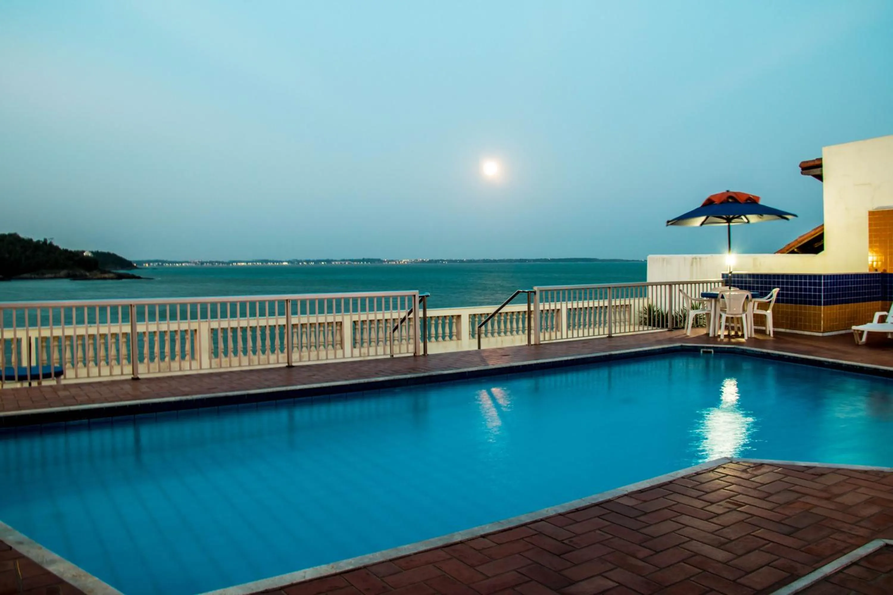 Swimming pool in Hotel Portal da Lua