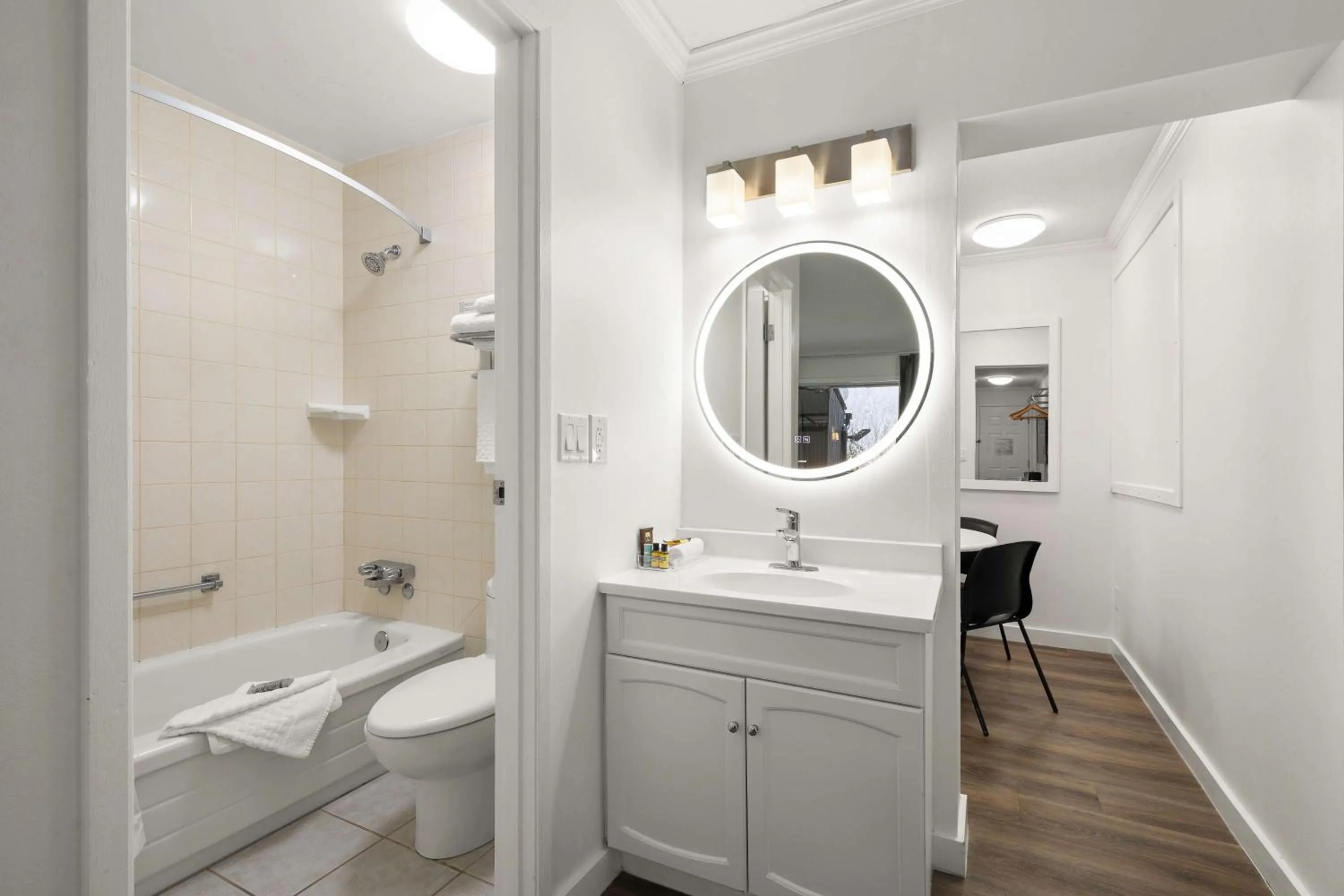 Bathroom in SureStay Hotel by Best Western Rossland Red Mountain