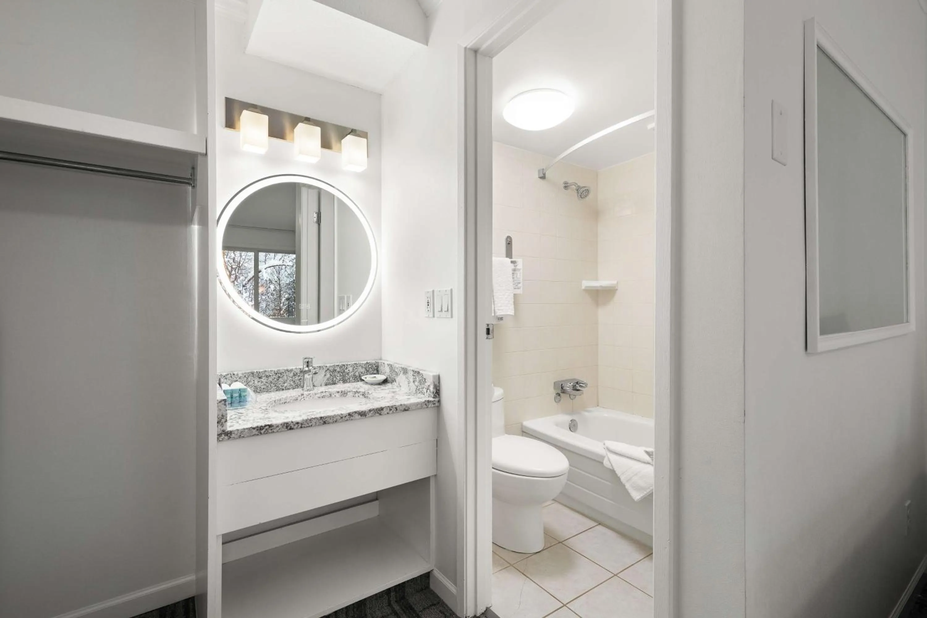 Bathroom in SureStay Hotel by Best Western Rossland Red Mountain