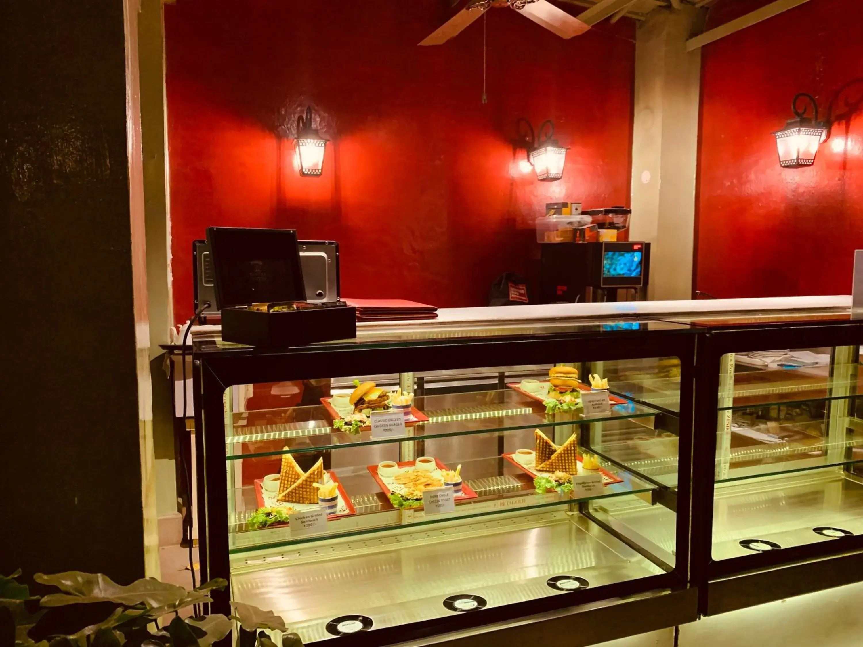 Food and drinks in The Elgin Fairlawn, Kolkata Food and drinks in The Elgin Fairlawn, Kolkata