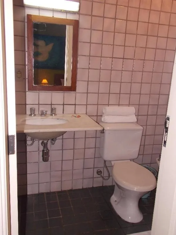 Toilet in Hotel Salvador