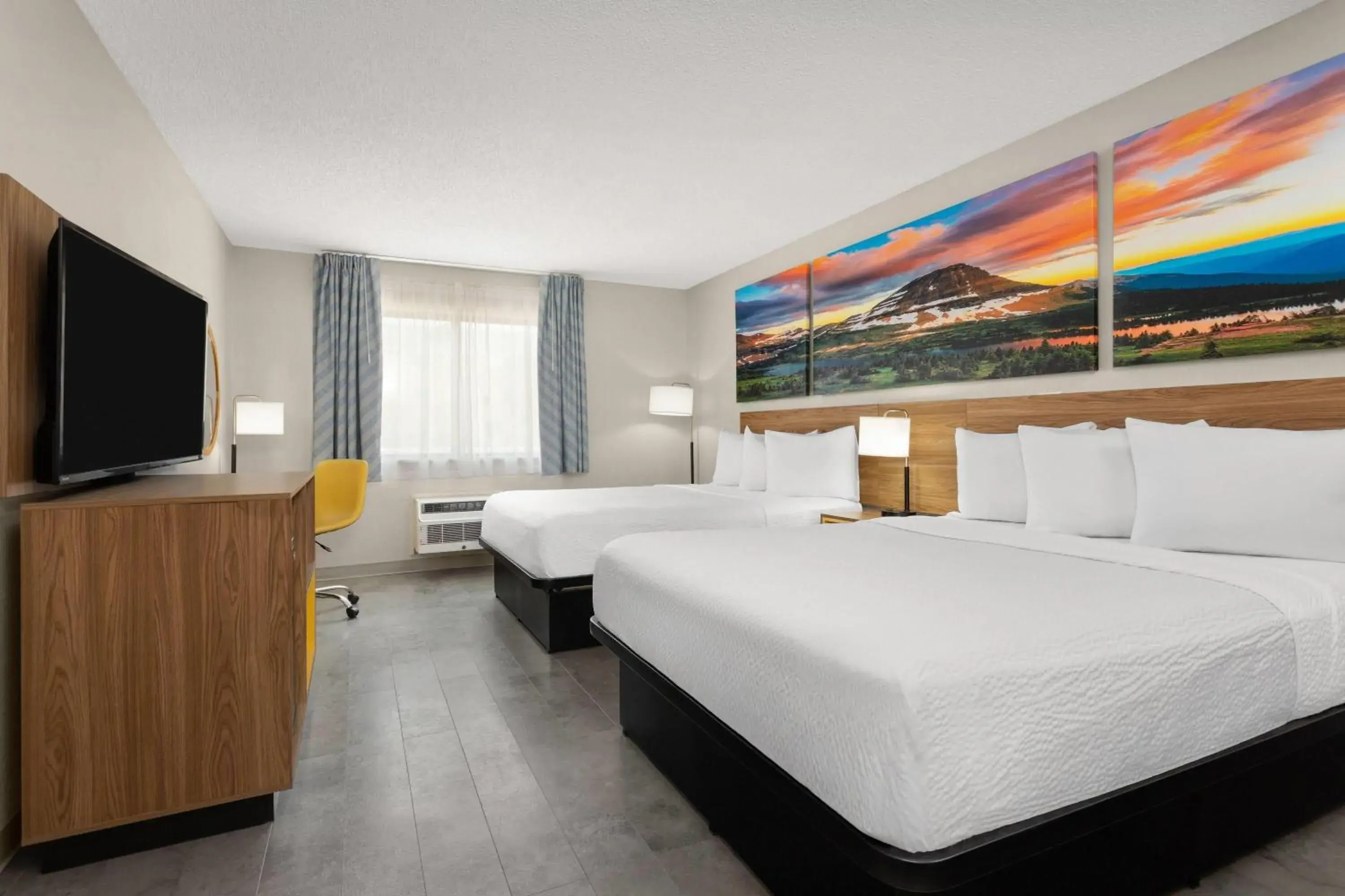 Queen Room with Two Queen Beds - Non-Smoking in Days Inn by Wyndham Rawlins Queen Room with Two Queen Beds - Non-Smoking in Days Inn by Wyndham Rawlins