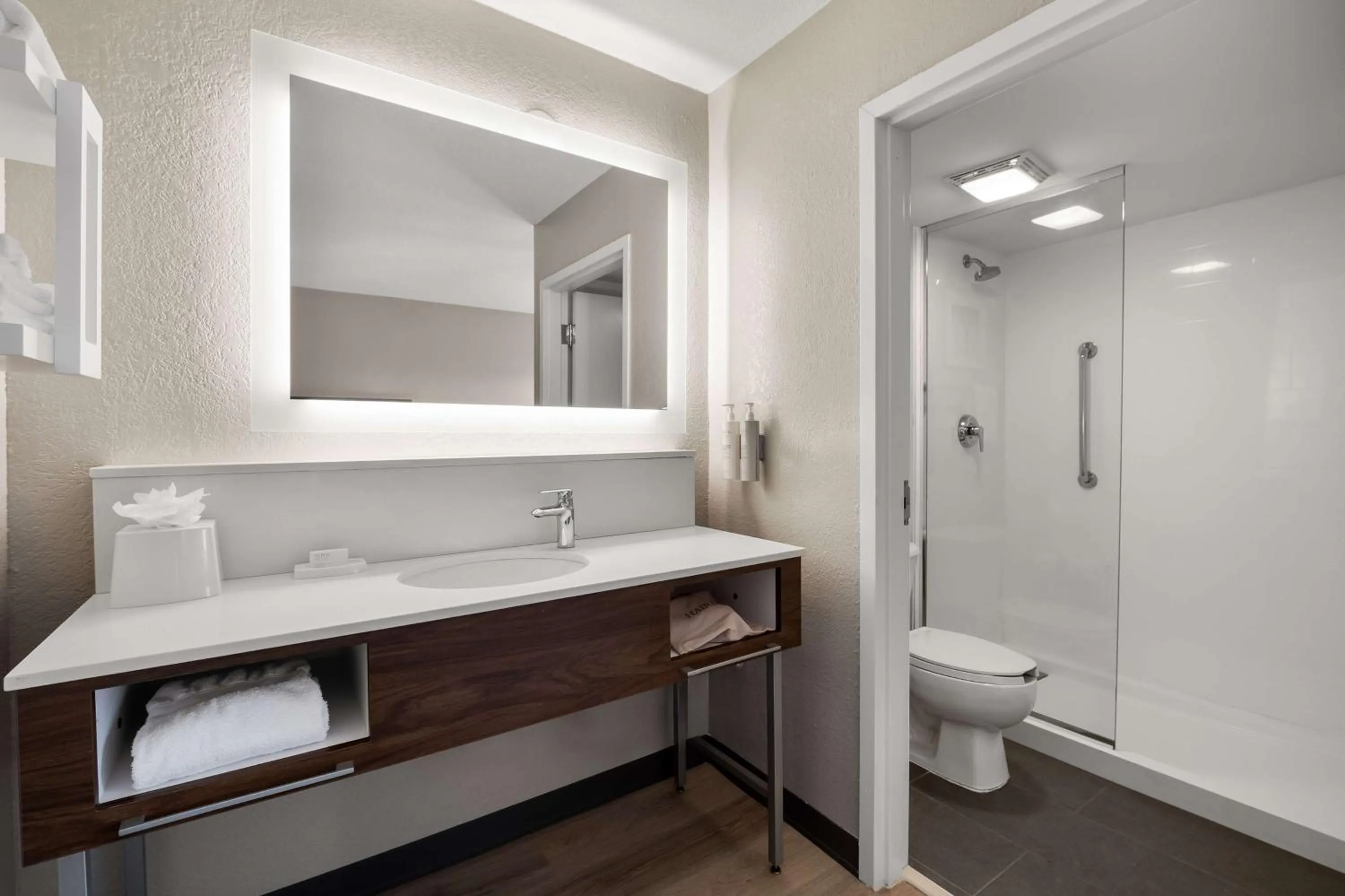 Bathroom in Hampton Inn Weston Fort Lauderdale