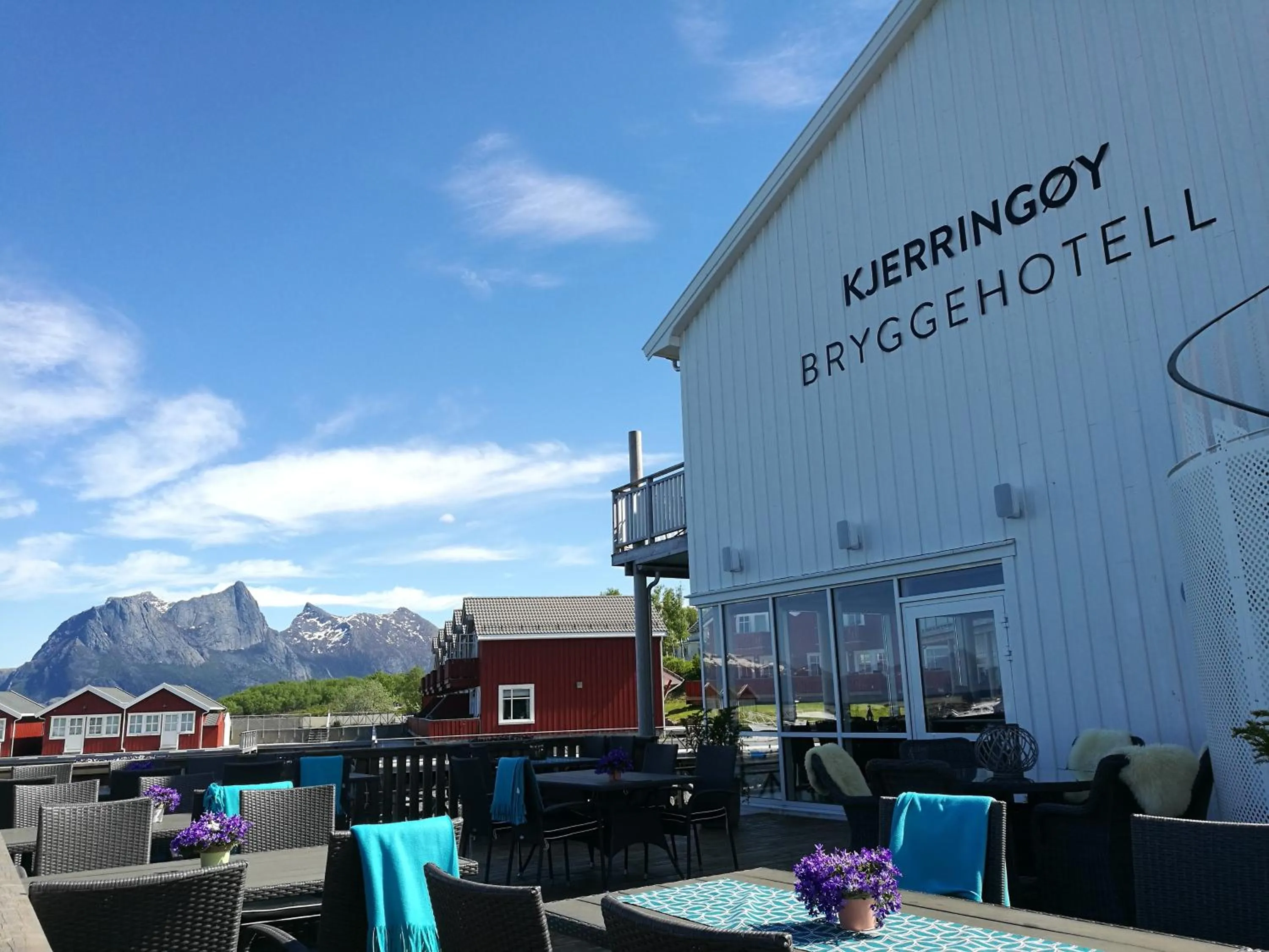 Mountain view in Kjerringøy Bryggehotell