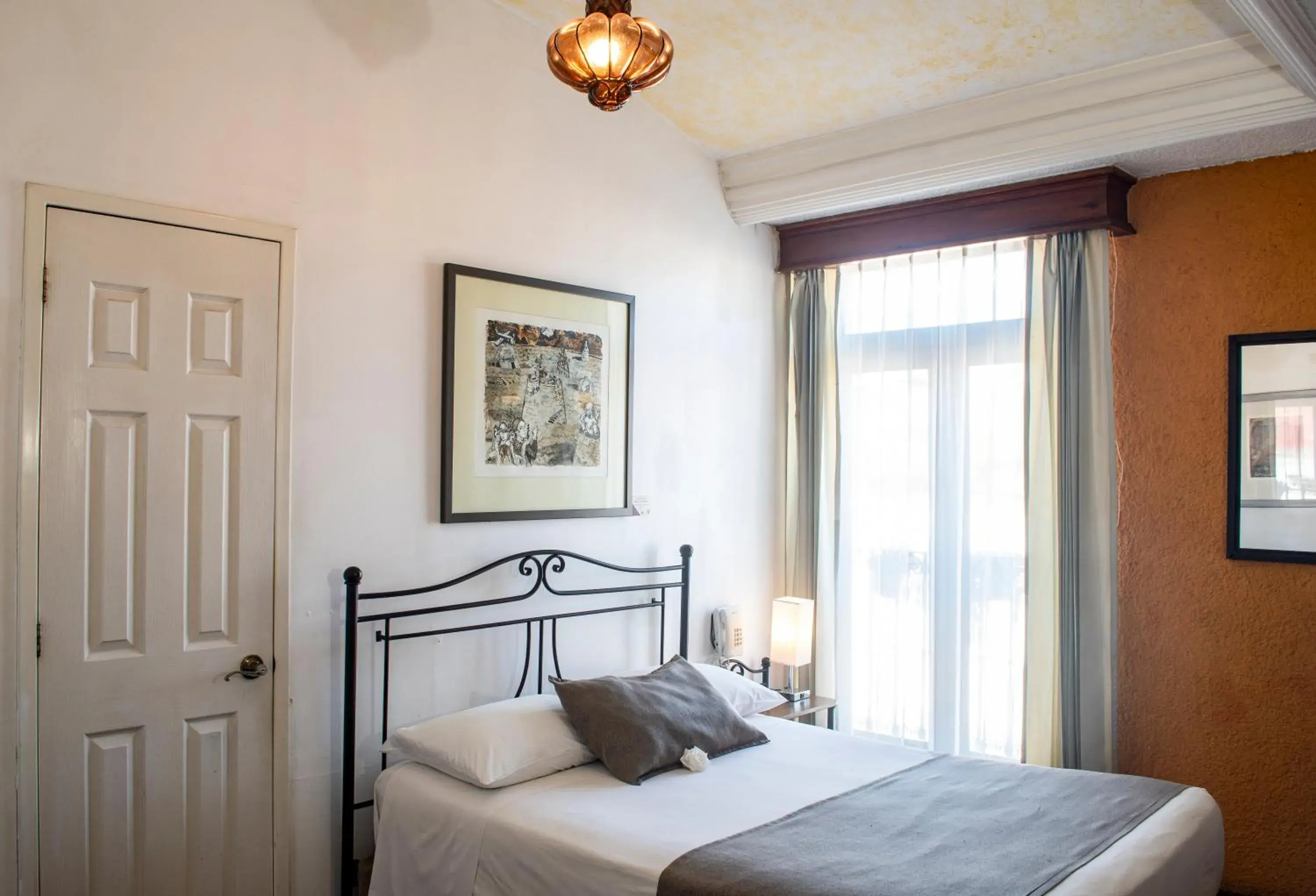 Standard Queen Room in Pórtico Hotel & Galería Standard Queen Room in Pórtico Hotel & Galería