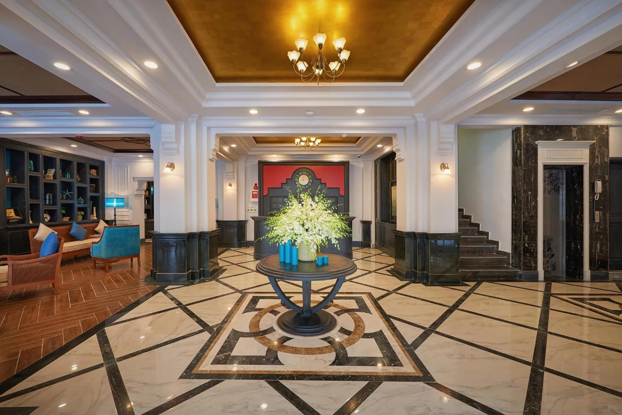 Living room in Manoir Des Arts Hotel