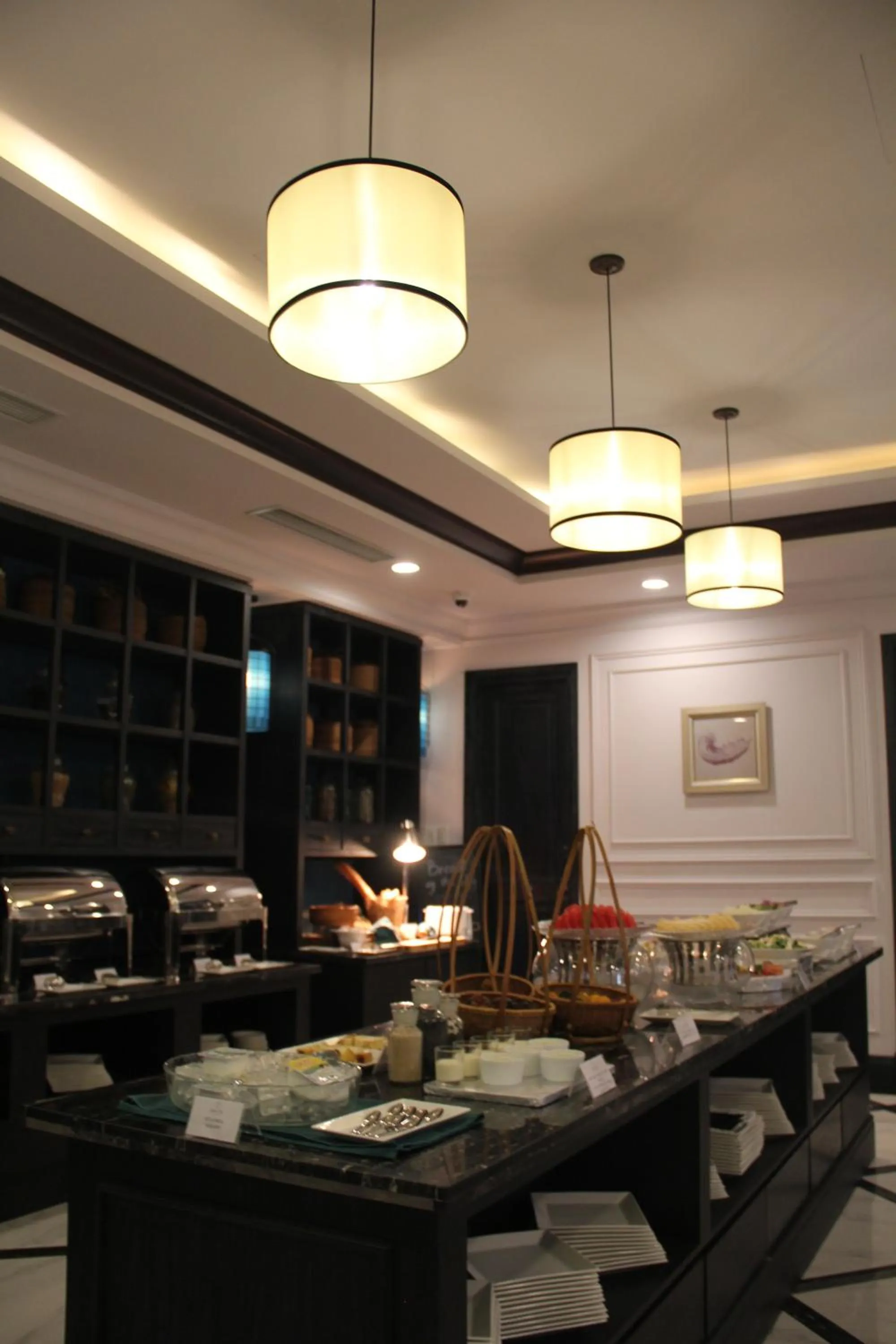 Restaurant/places to eat in Manoir Des Arts Hotel