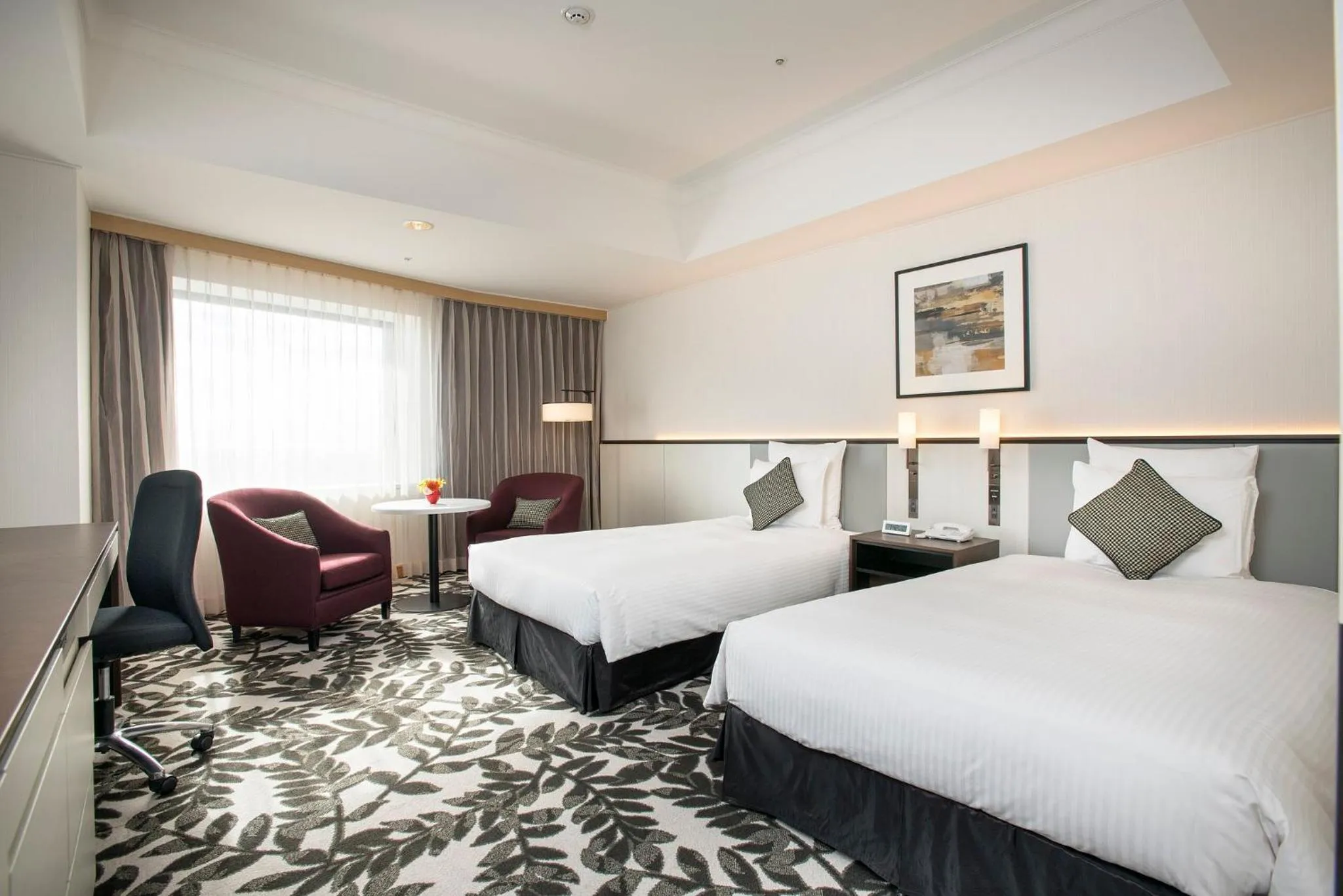 Photo of the whole room, Bed in ANA Crowne Plaza Hotel Grand Court Nagoya by IHG