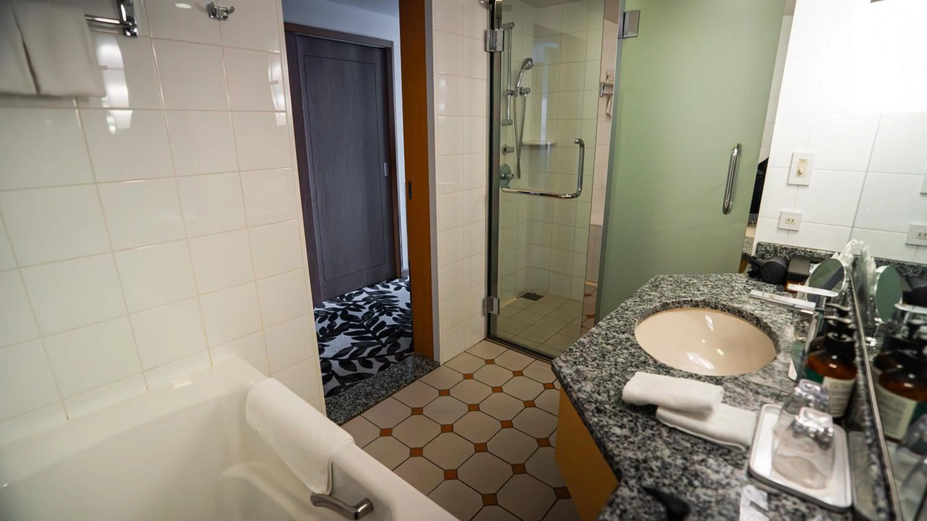 Bathroom in ANA Crowne Plaza Hotel Grand Court Nagoya by IHG