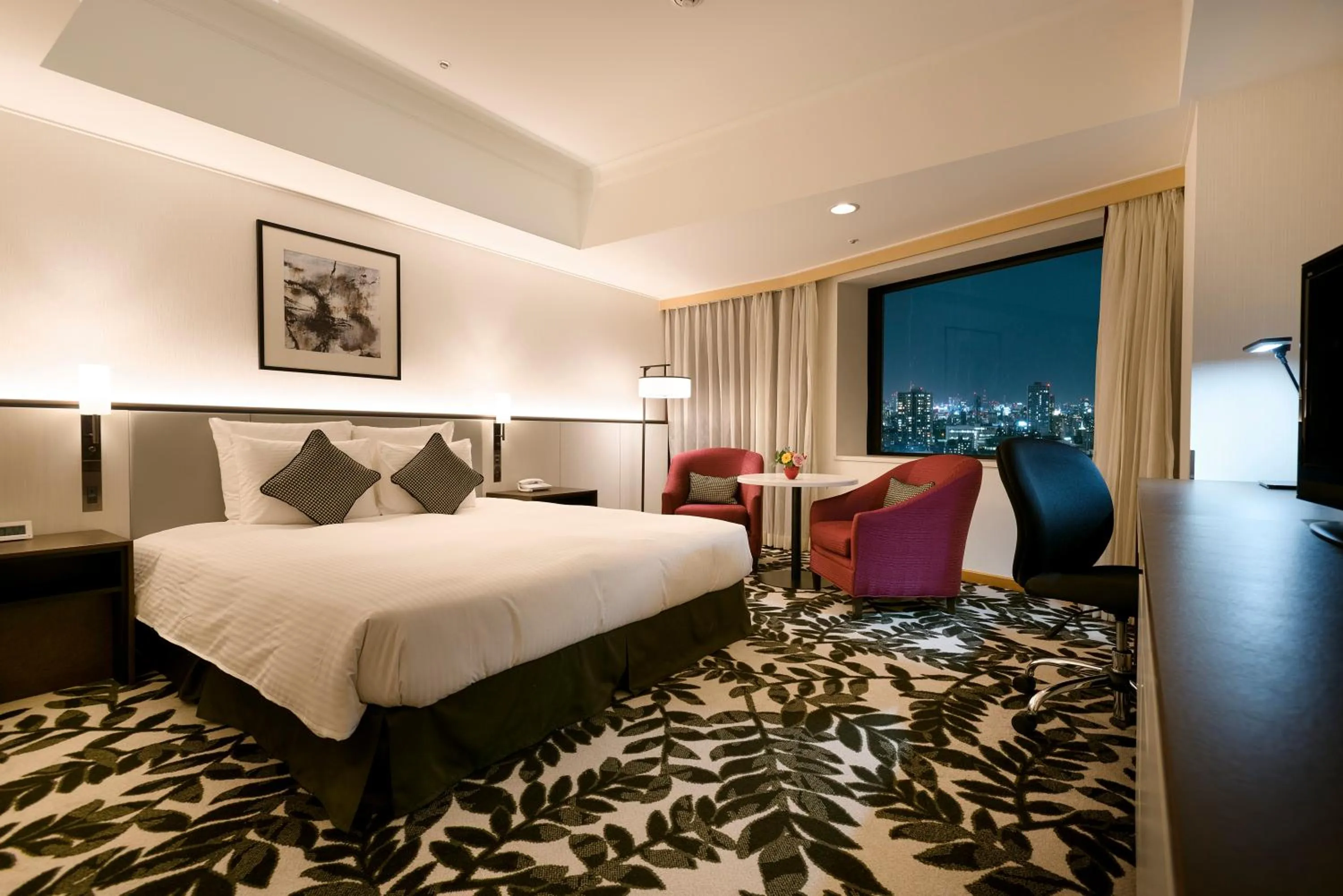 Photo of the whole room, Bed in ANA Crowne Plaza Hotel Grand Court Nagoya by IHG