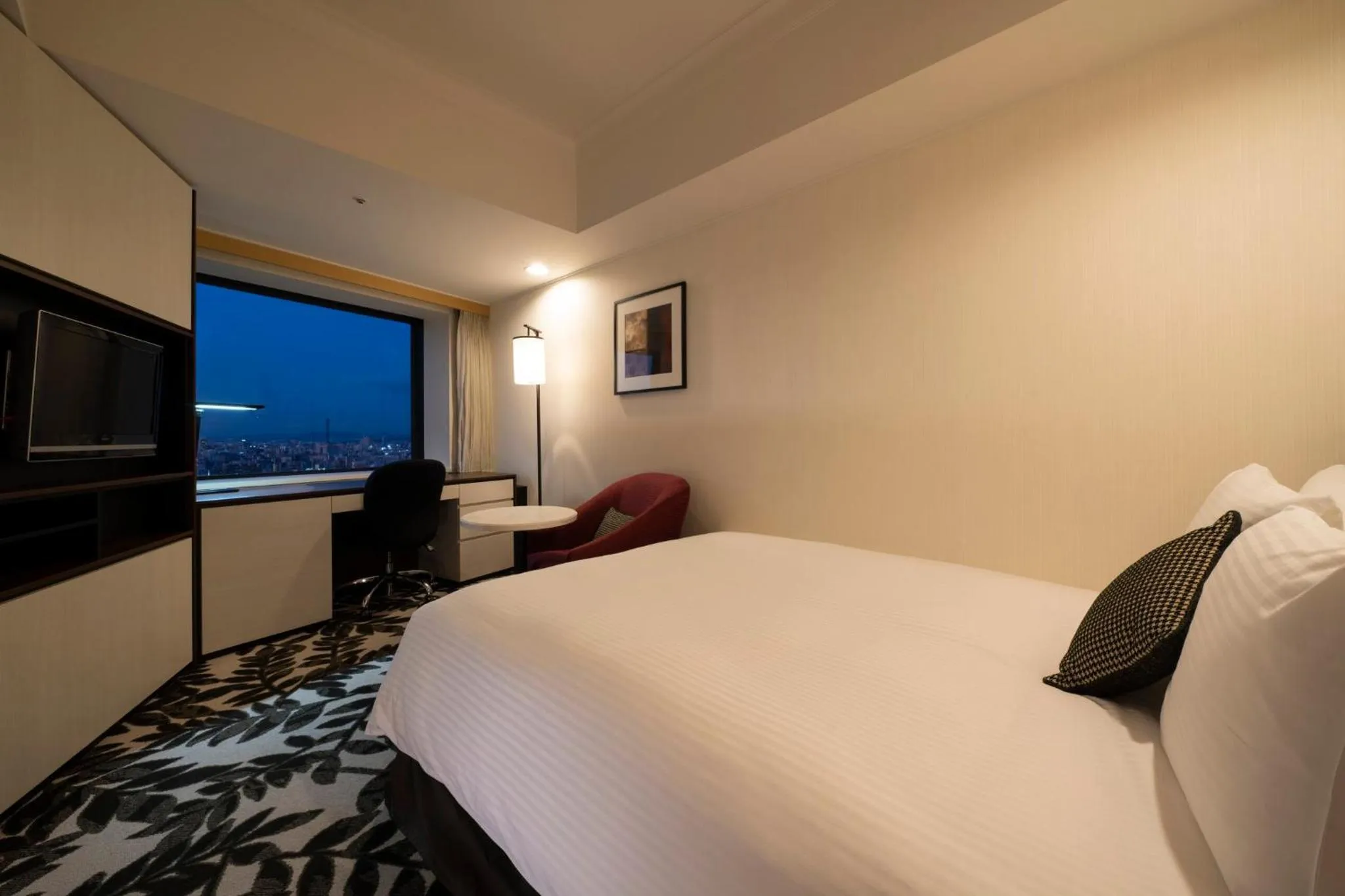 Photo of the whole room, Bed in ANA Crowne Plaza Hotel Grand Court Nagoya by IHG