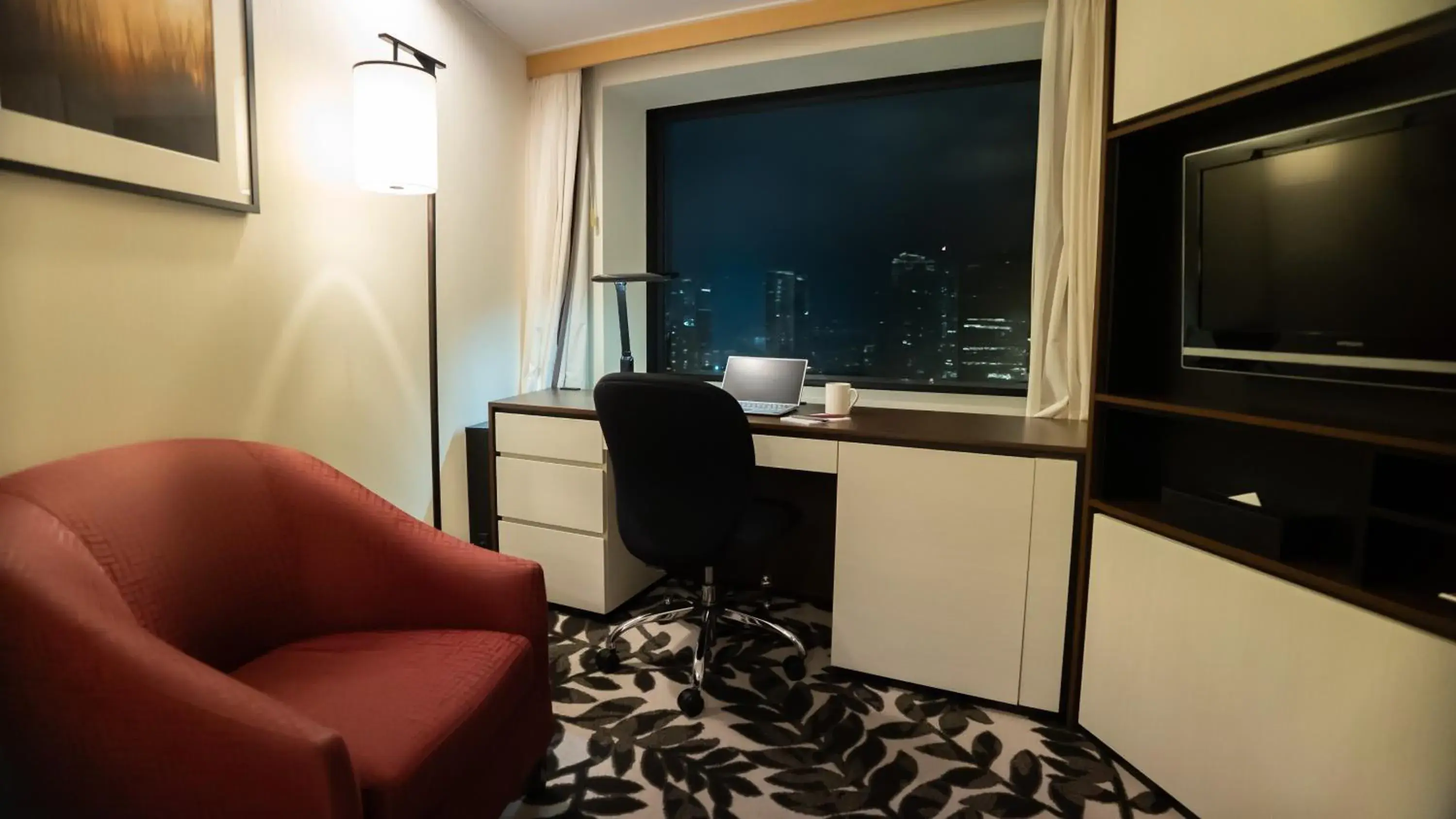 Photo of the whole room in ANA Crowne Plaza Hotel Grand Court Nagoya by IHG Photo of the whole room in ANA Crowne Plaza Hotel Grand Court Nagoya by IHG