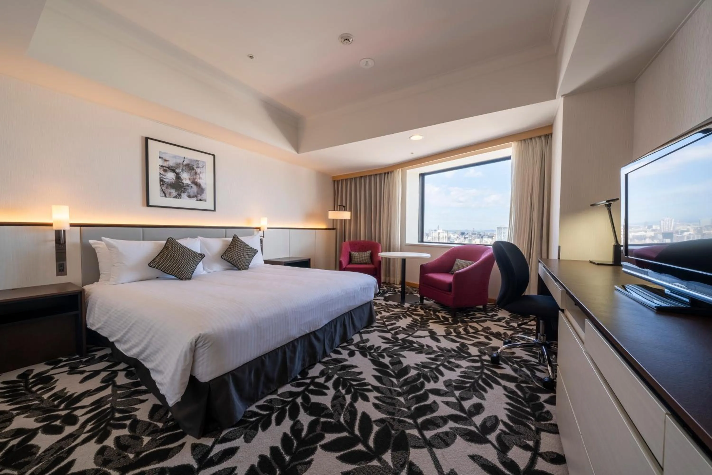 Photo of the whole room, Bed in ANA Crowne Plaza Hotel Grand Court Nagoya by IHG