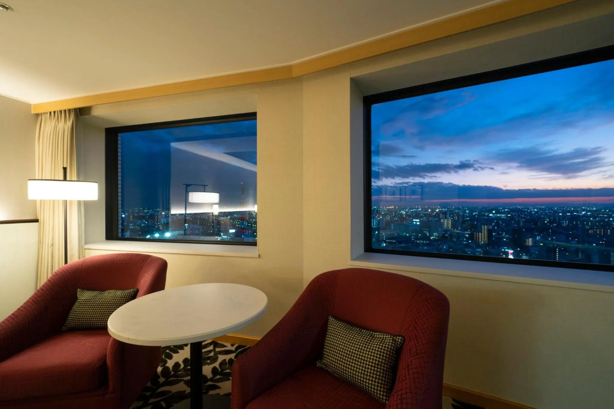 Photo of the whole room in ANA Crowne Plaza Hotel Grand Court Nagoya by IHG