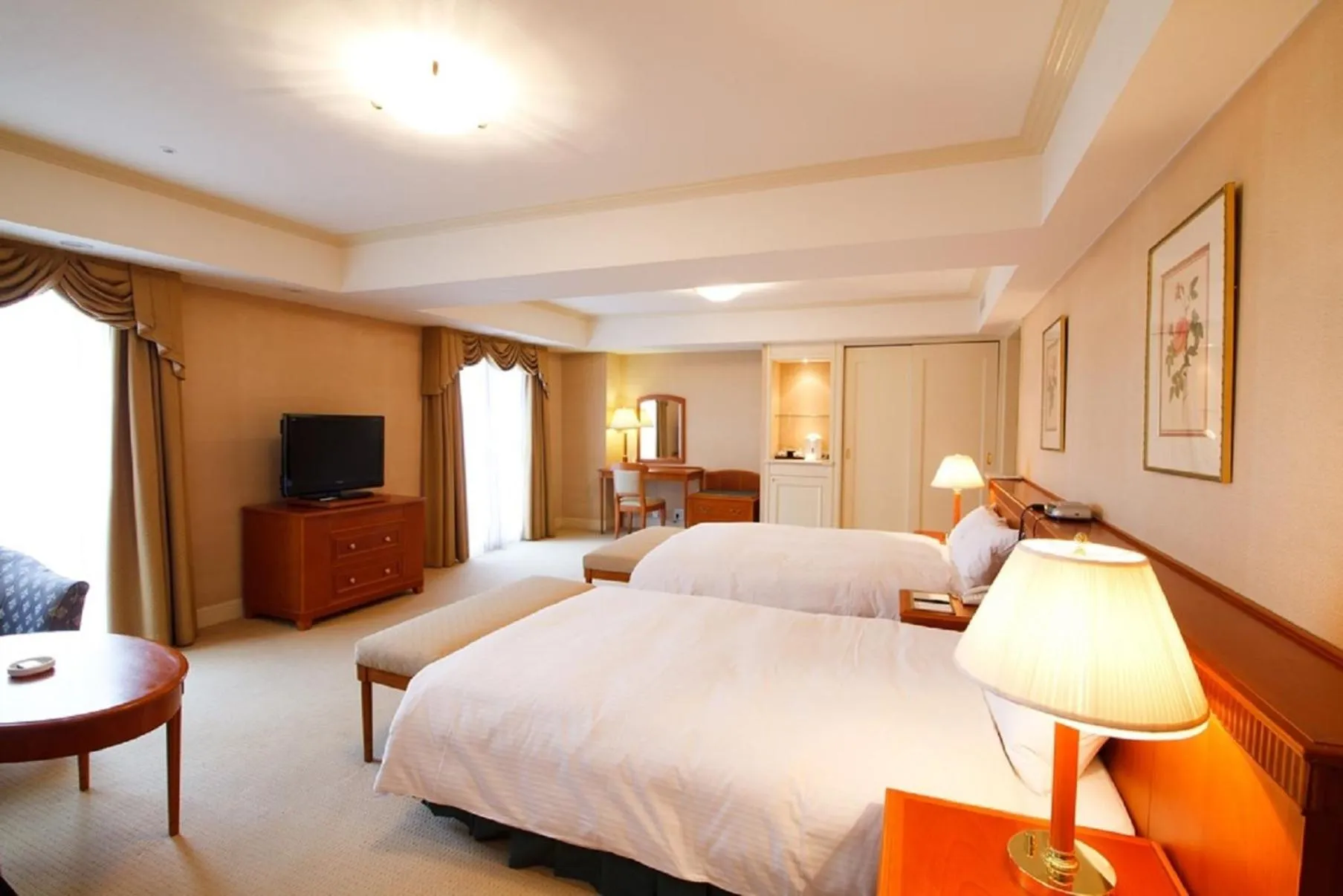 Photo of the whole room, Bed in ANA Crowne Plaza Hotel Nagasaki Gloverhill by IHG