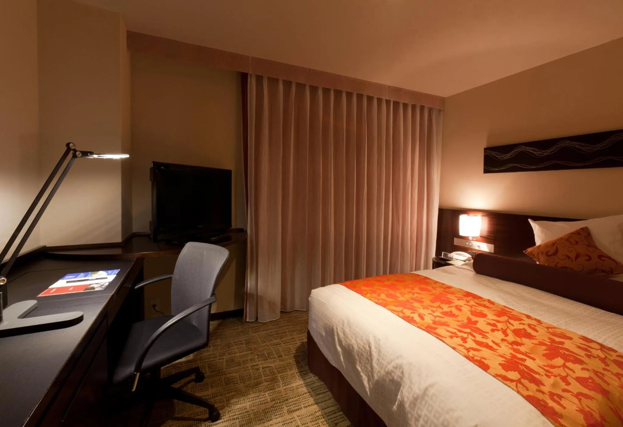 Photo of the whole room, Bed in ANA Crowne Plaza Hotel Nagasaki Gloverhill by IHG