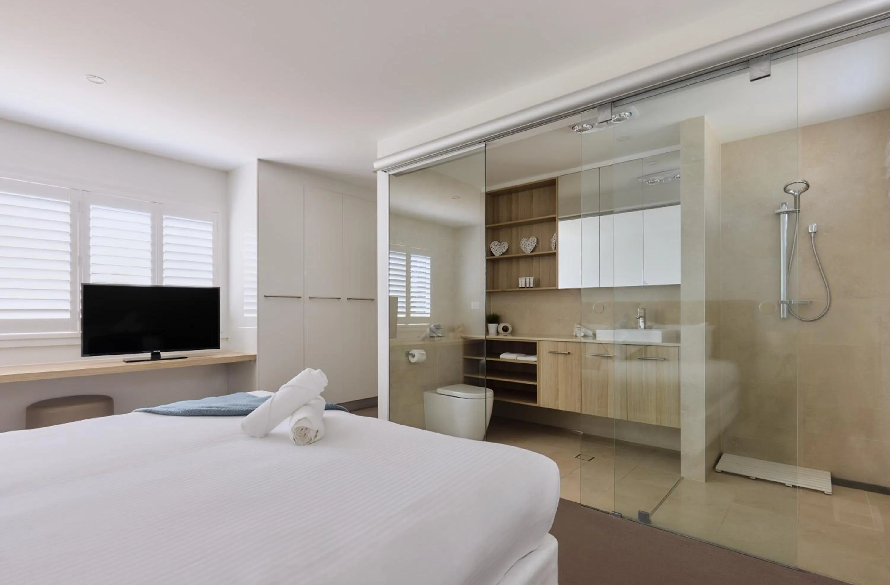 Bed in Caves Coastal Bar & Bungalows