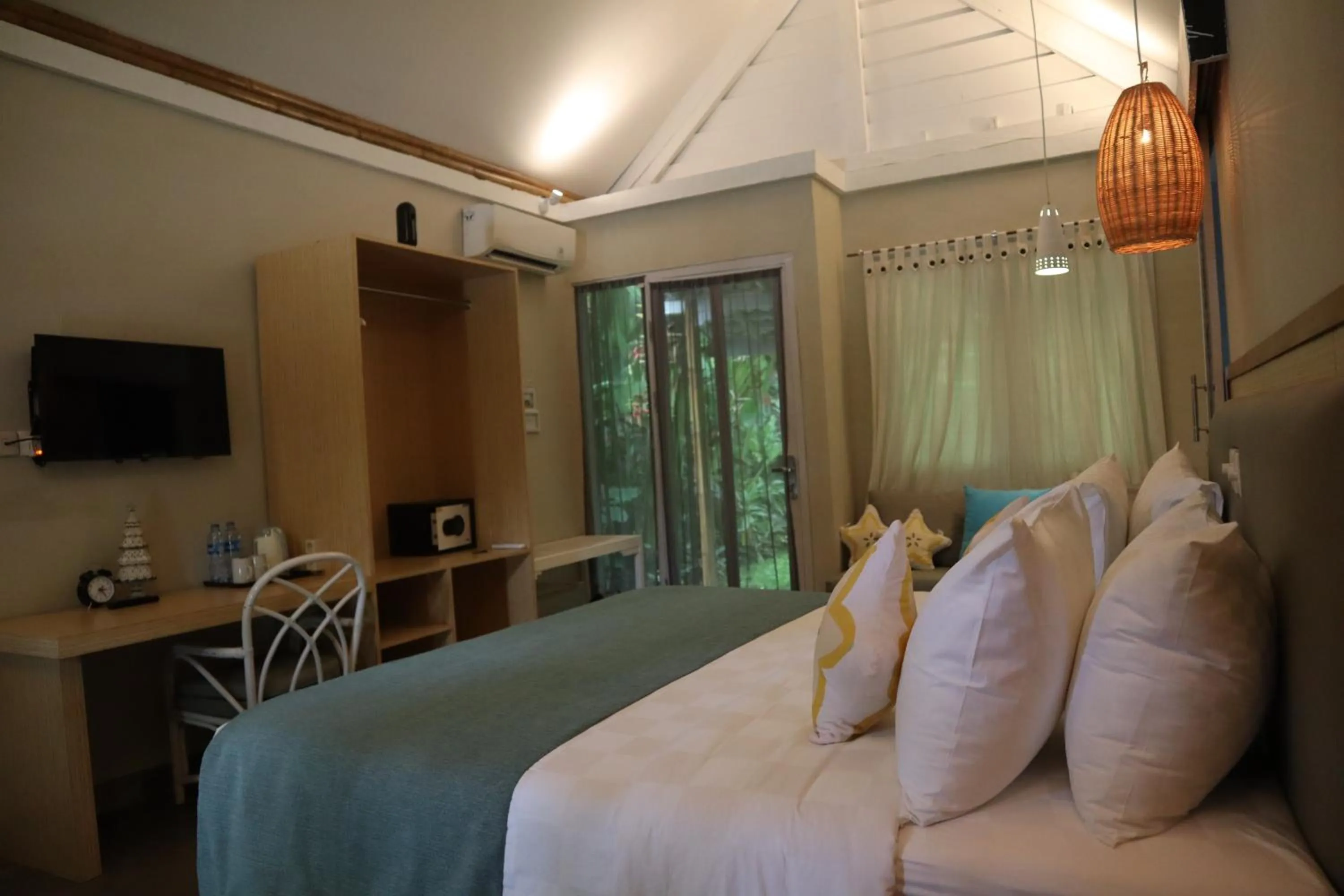 Photo of the whole room, Bed in The Forty Eight Resort Candidasa