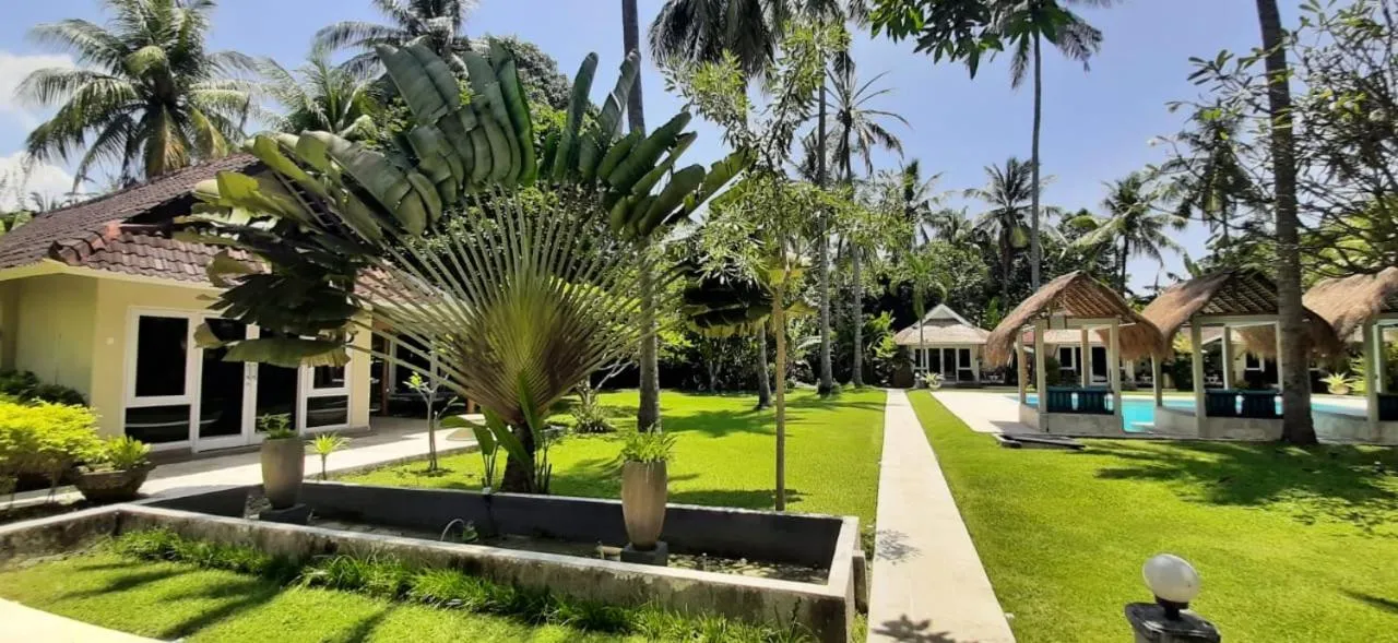 Garden in The Forty Eight Resort Candidasa