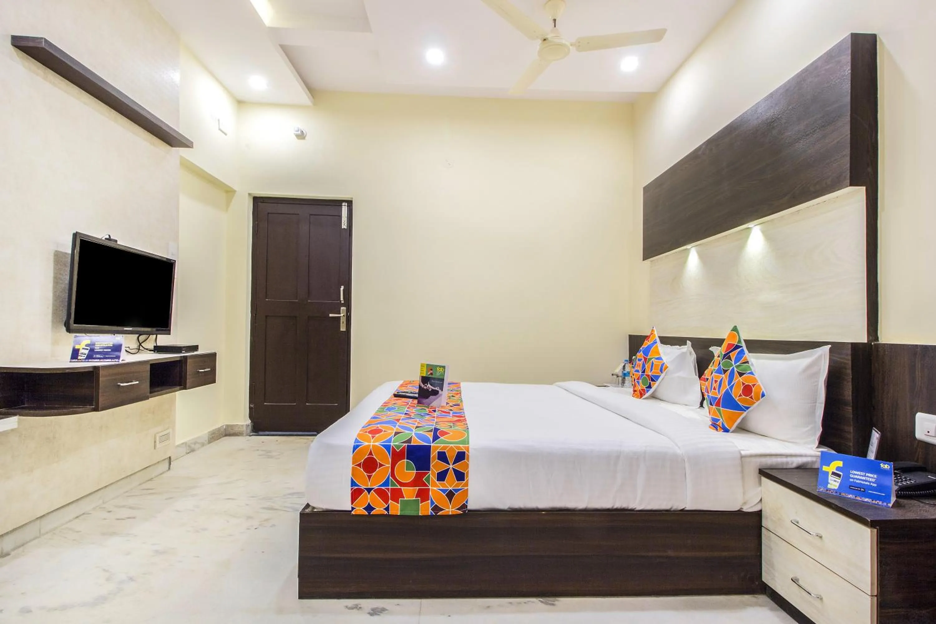 Bathroom, Bed in FabHotel Crown Suites - Nr Sony Signals