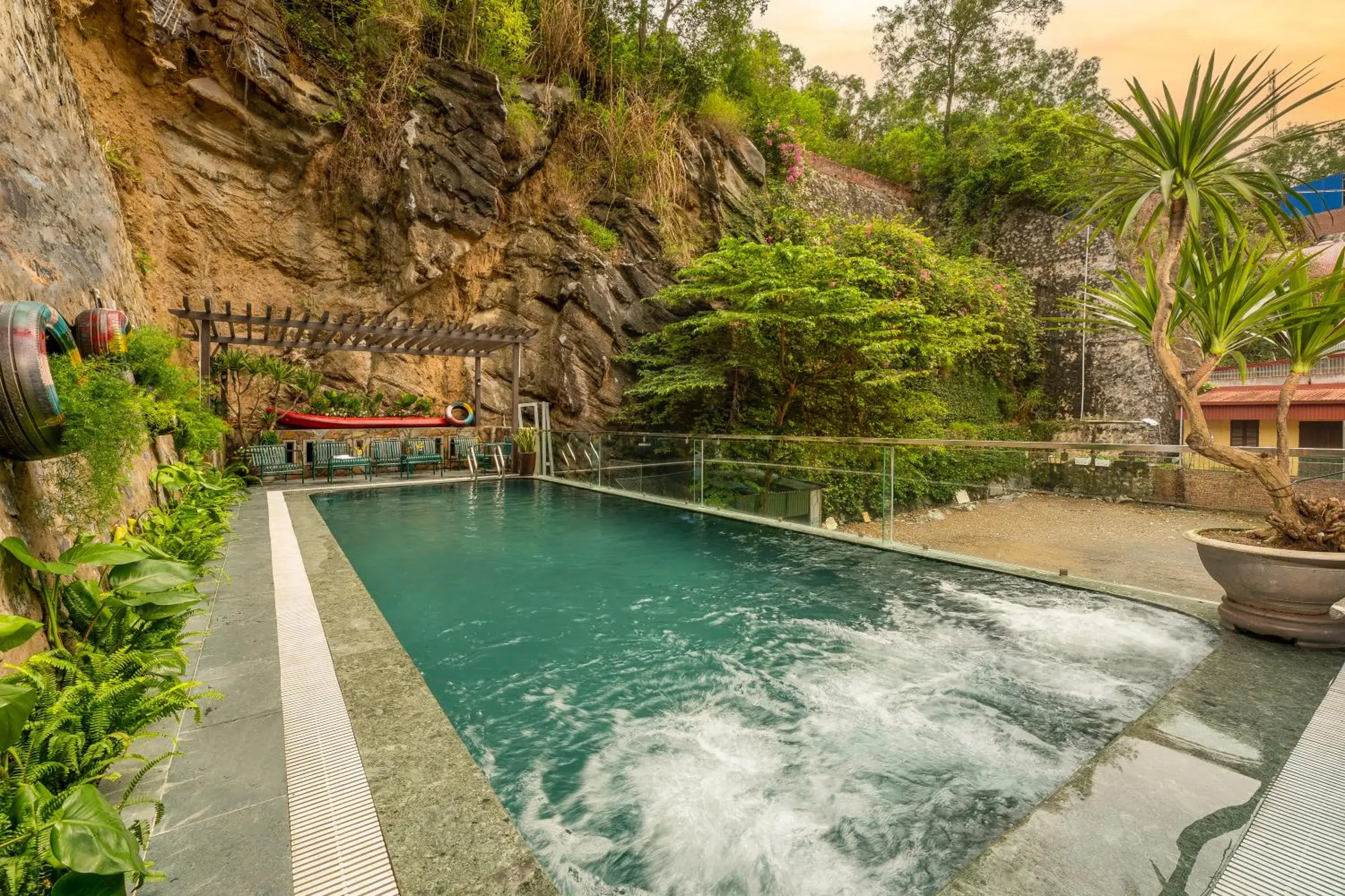 Swimming pool in The Oversleep Catba Hostel & Pool Bar Swimming pool in The Oversleep Catba Hostel & Pool Bar