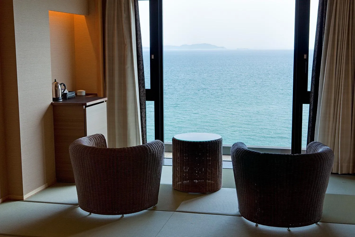 Photo of the whole room in Hanagoyomi