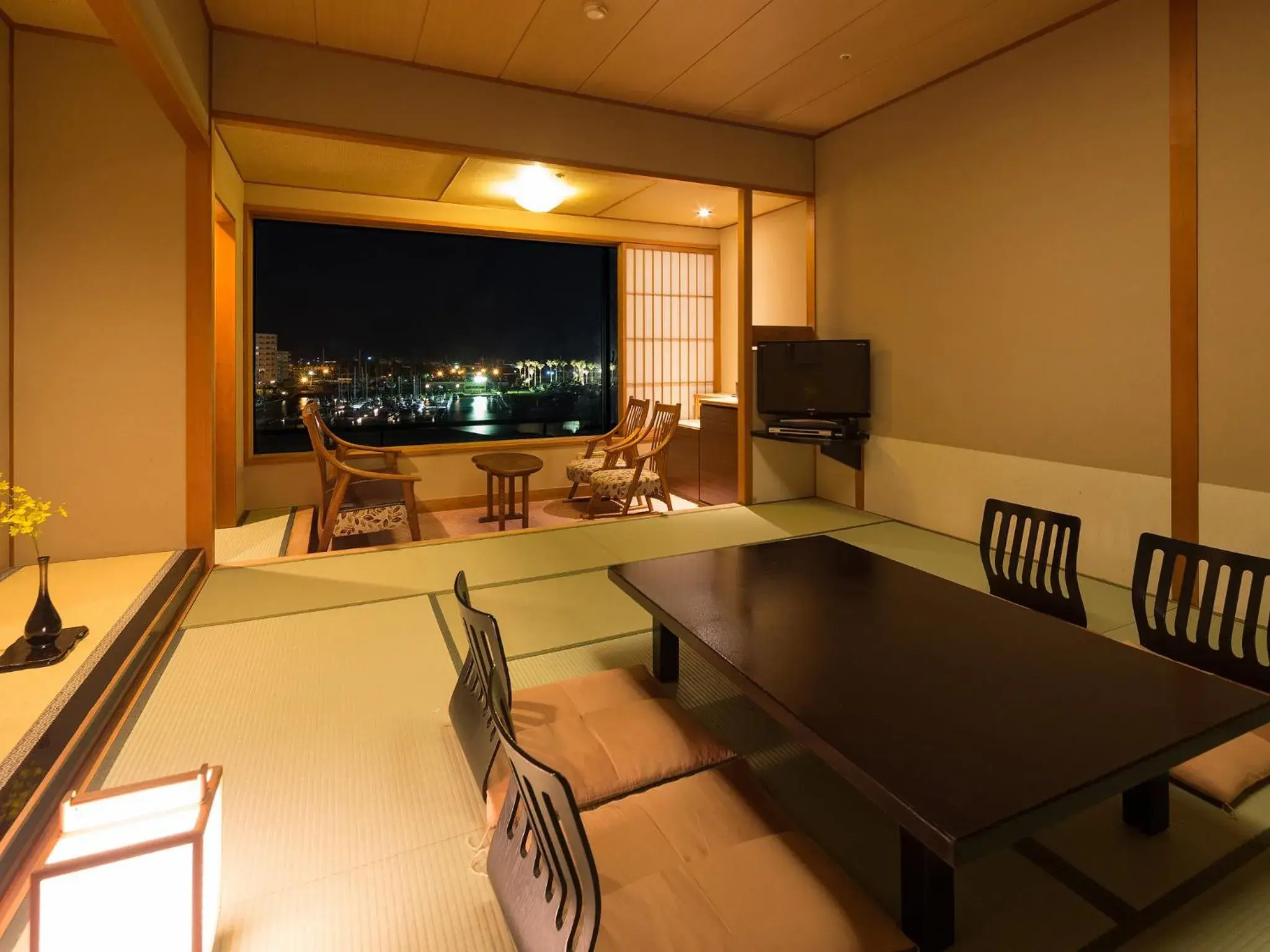 Japanese-Style Standard Room - Non-Smoking (4th-5th Floor) in Awaji Yumesenkei Japanese-Style Standard Room - Non-Smoking (4th-5th Floor) in Awaji Yumesenkei