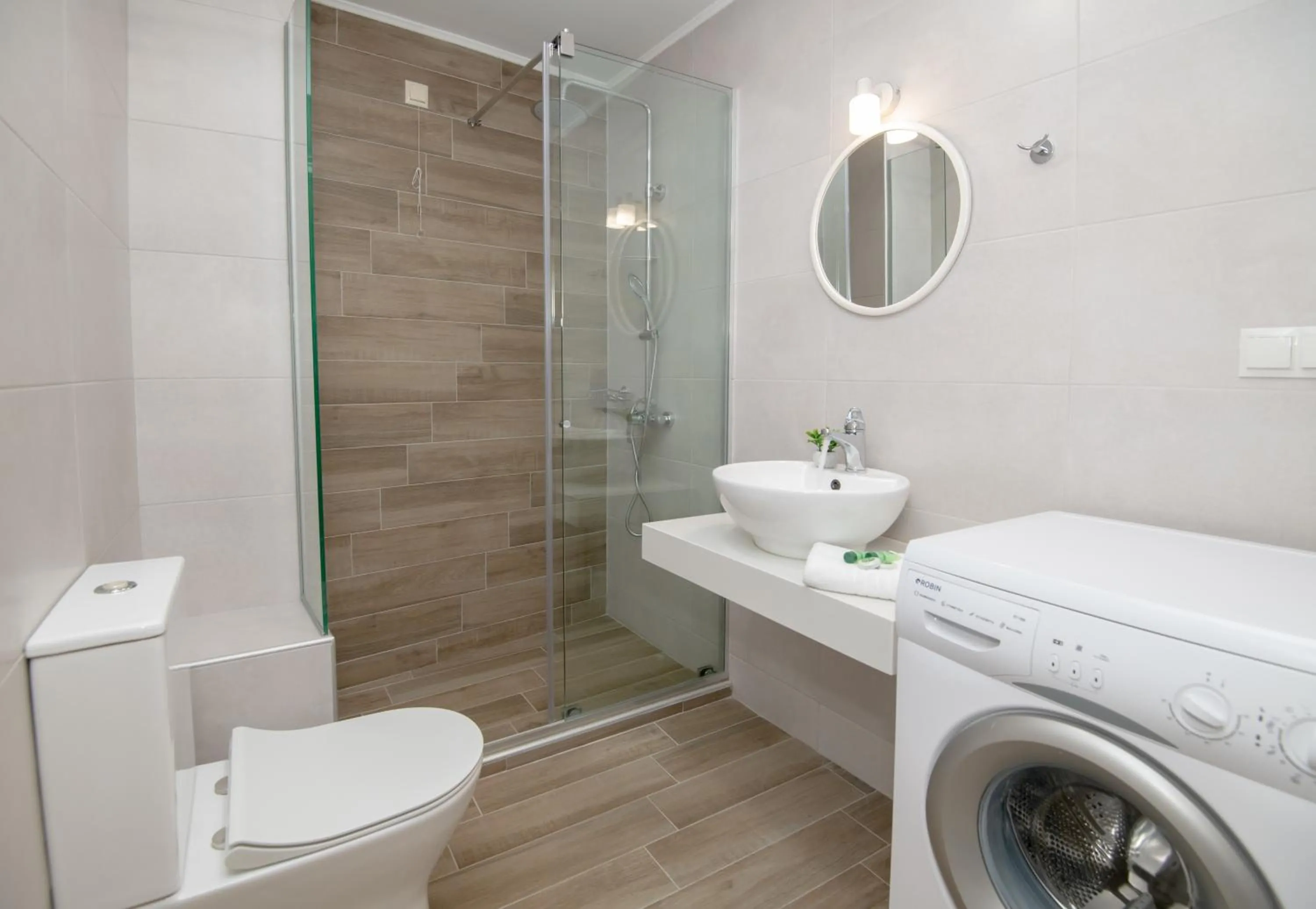 Shower in Mardinik Hotel Apartments