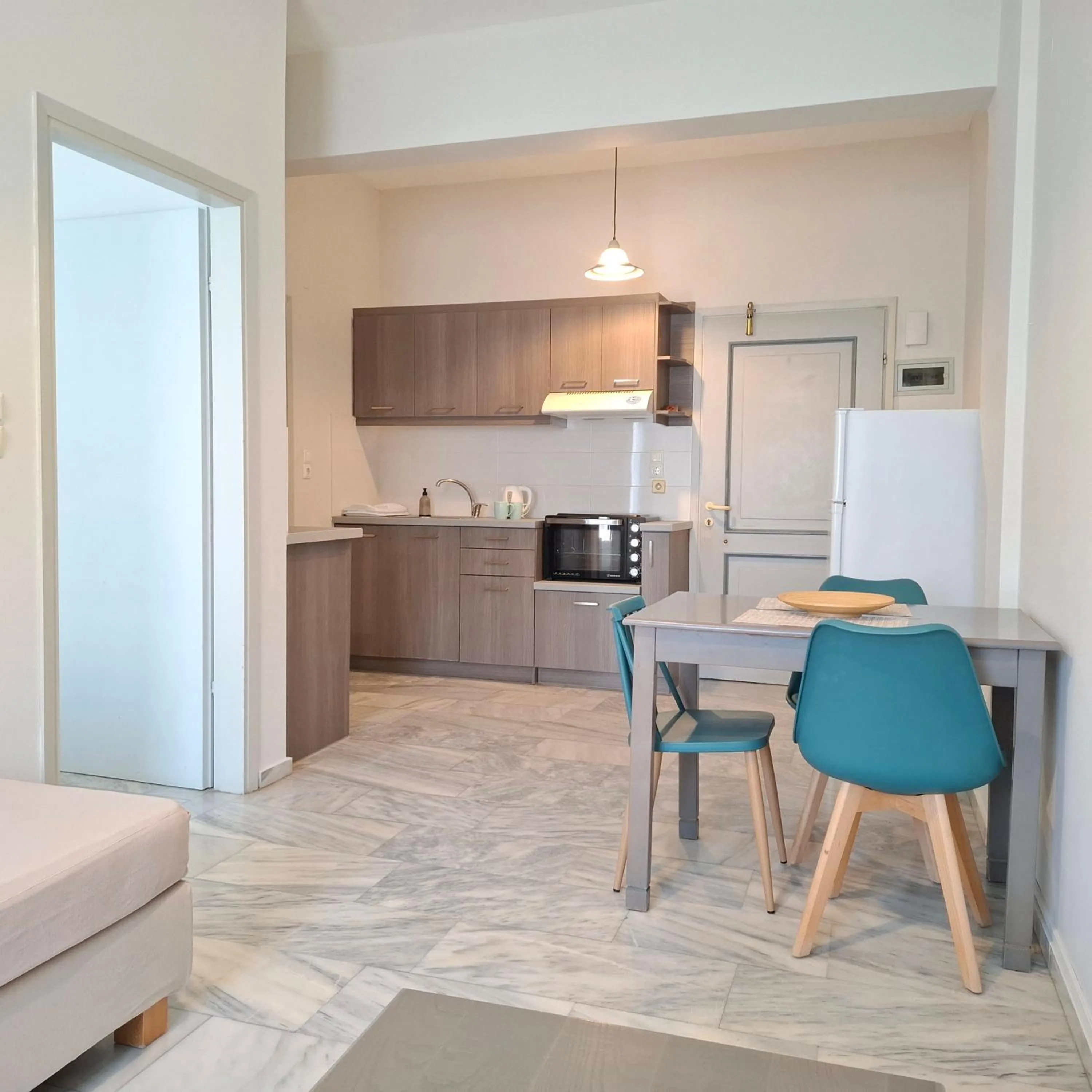 Kitchen or kitchenette in Mardinik Hotel Apartments