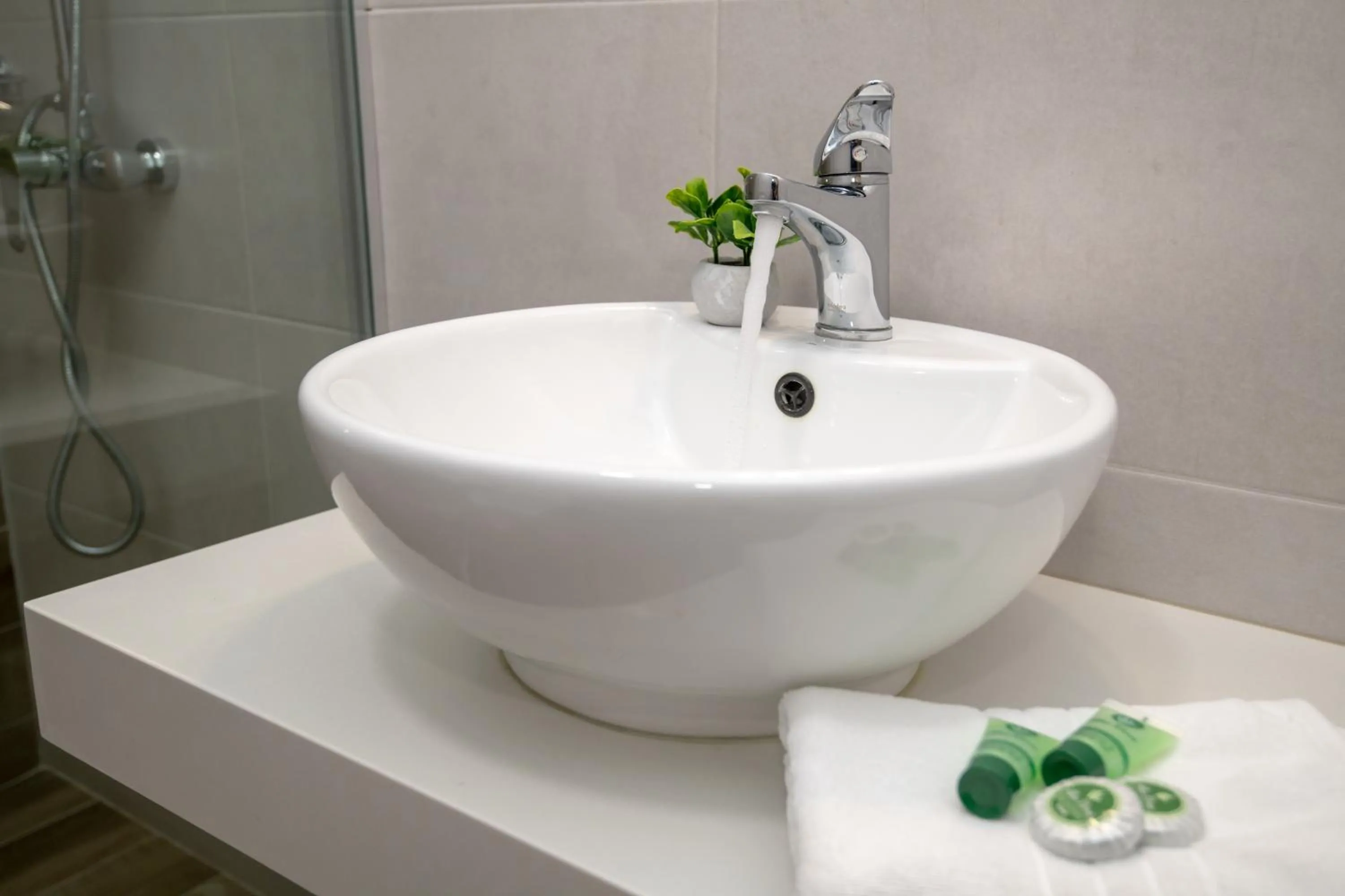 Bathroom in Mardinik Hotel Apartments