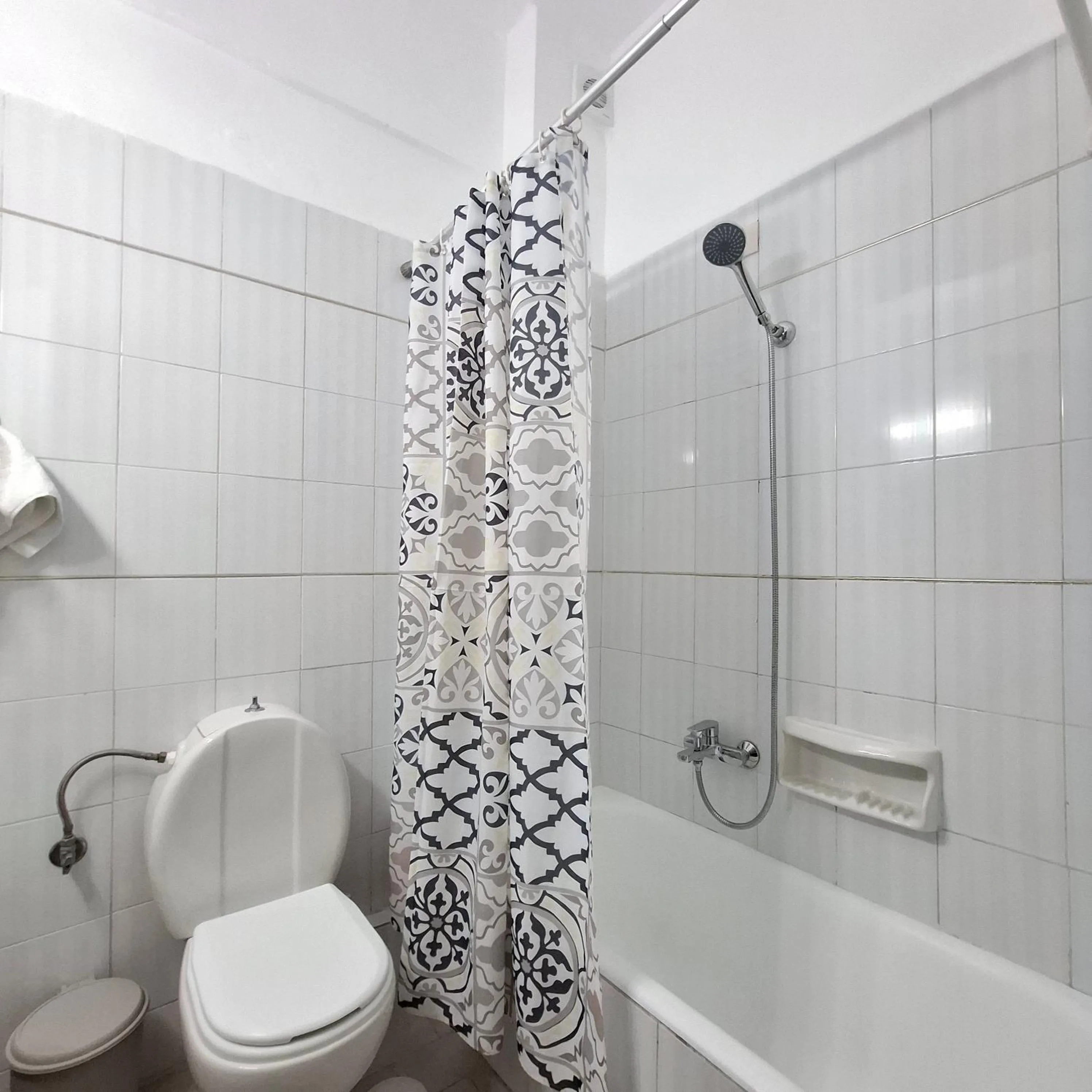 Toilet in Mardinik Hotel Apartments