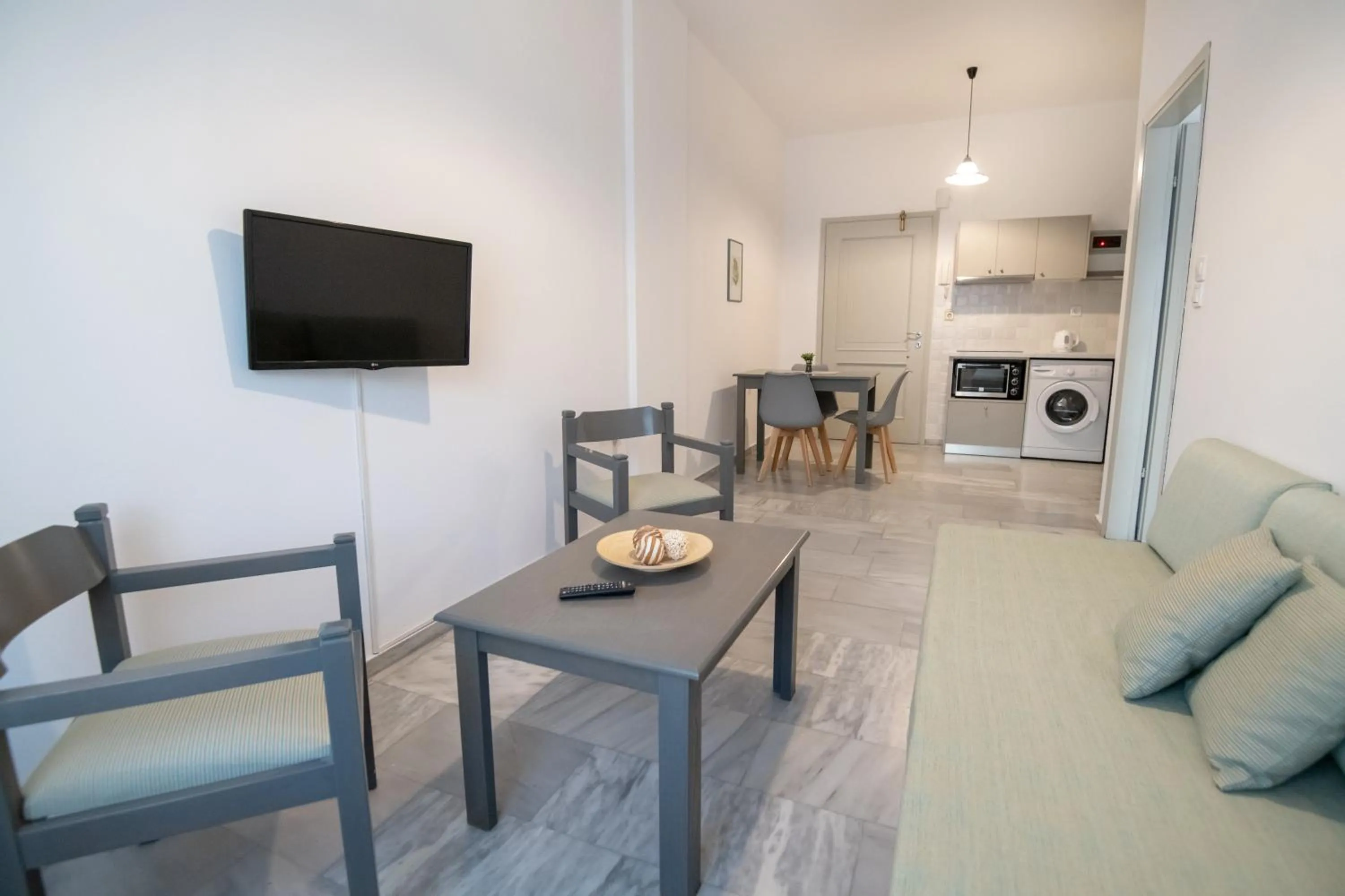 TV and multimedia in Mardinik Hotel Apartments
