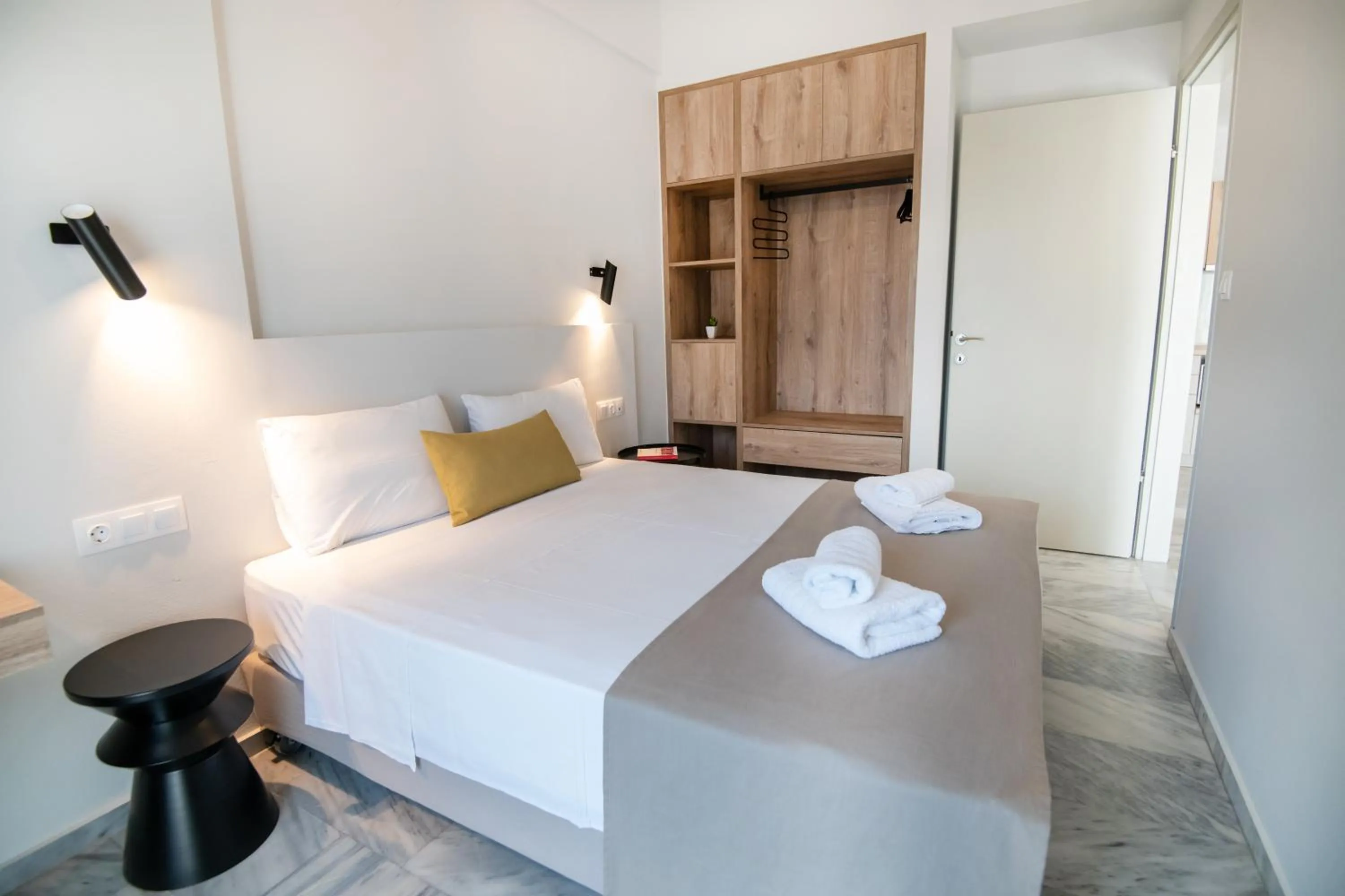 Bed in Mardinik Hotel Apartments