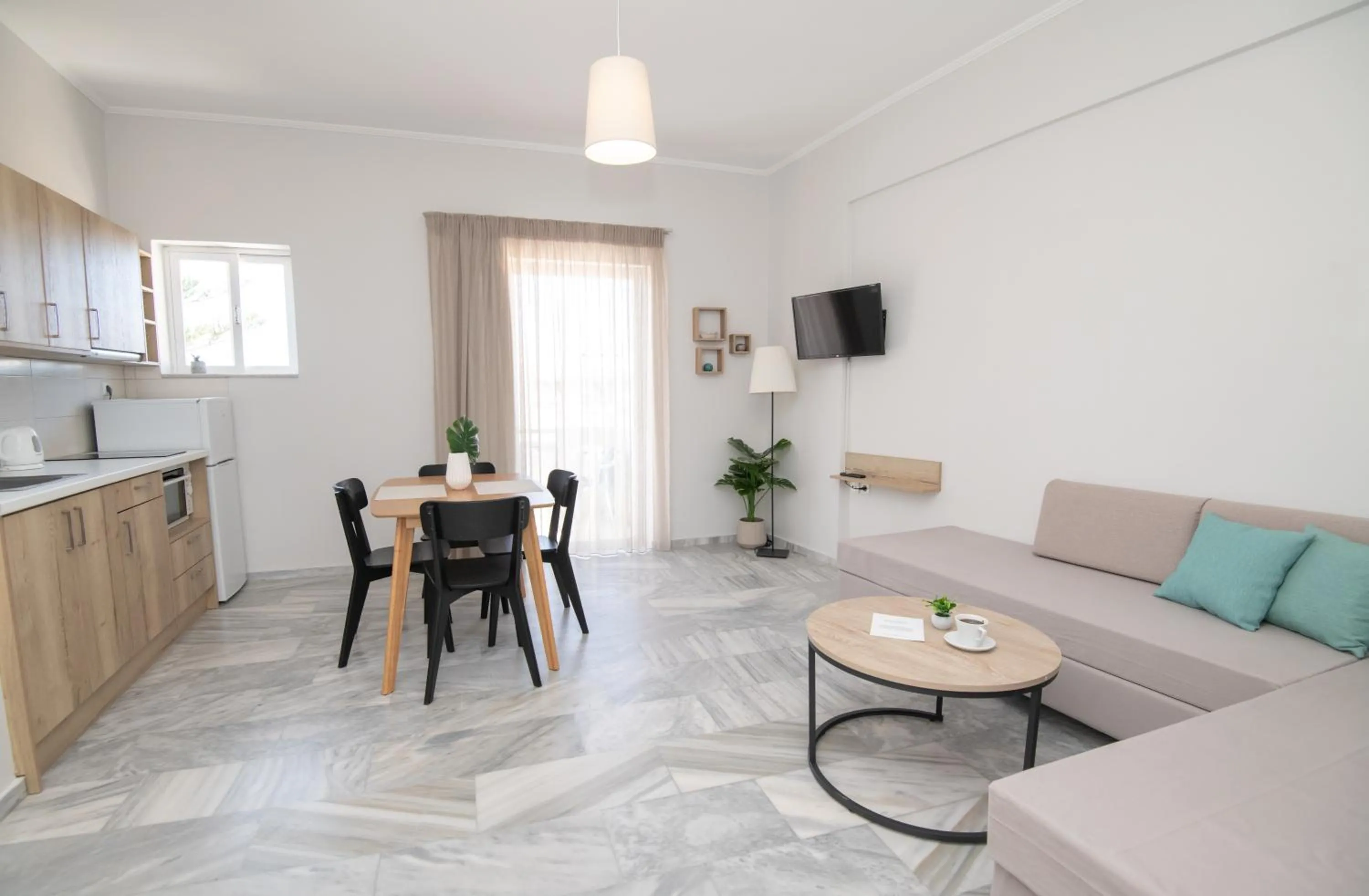 TV and multimedia in Mardinik Hotel Apartments