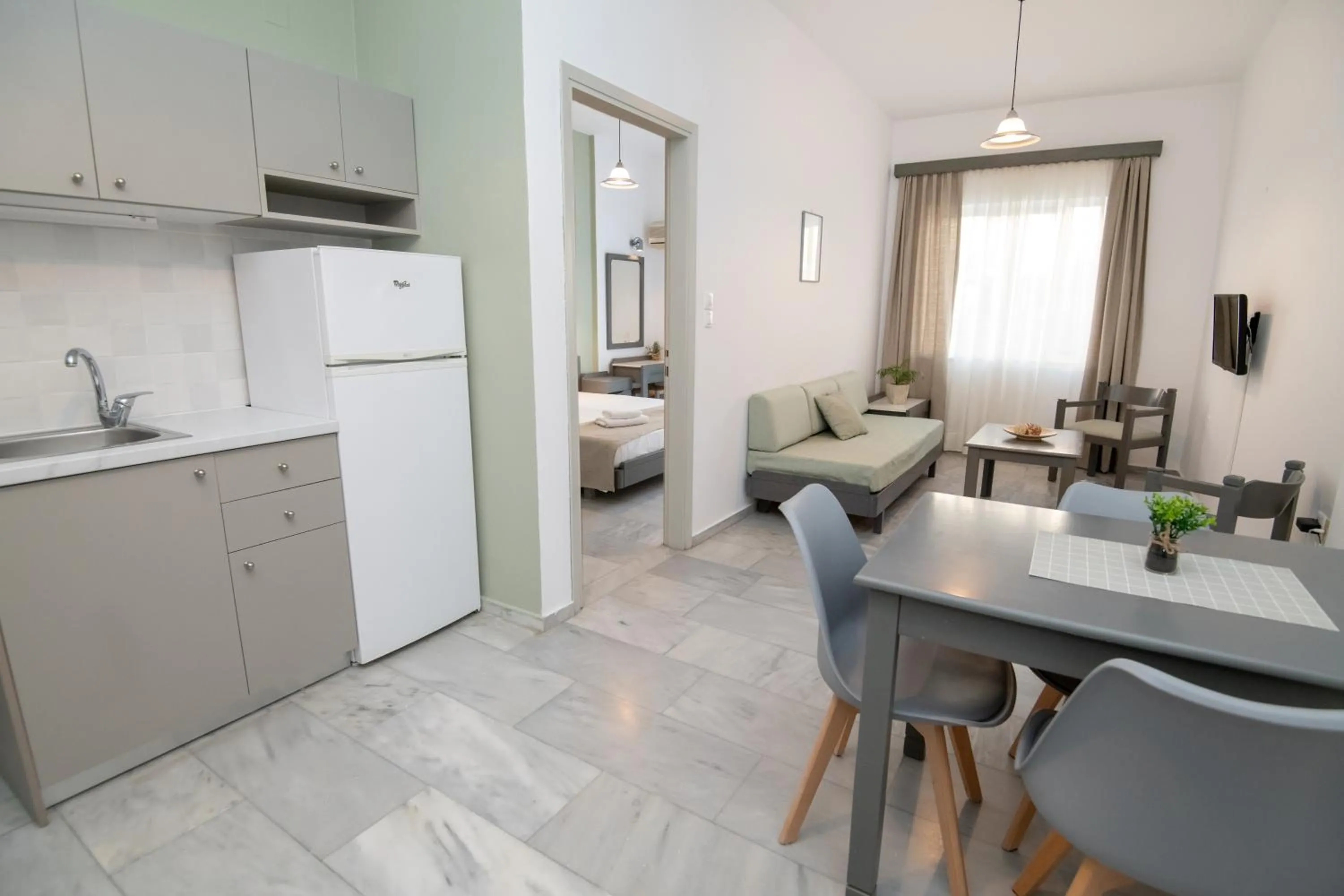 Kitchen or kitchenette in Mardinik Hotel Apartments